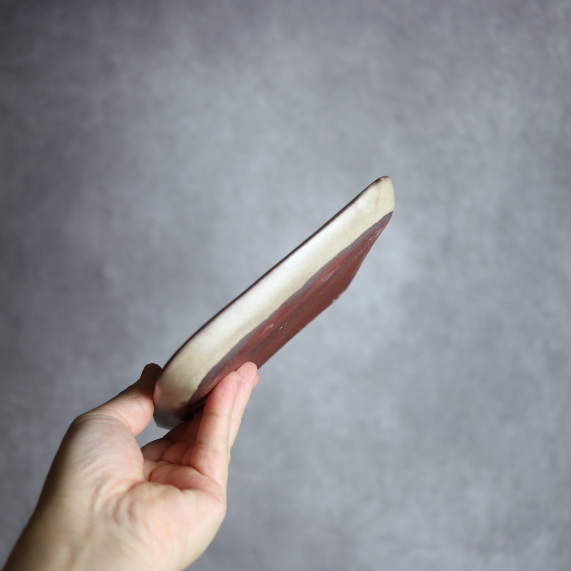 スクエアプレート1 サンドベージュ ヘリンボーン柄 やちむん 陶器 cerca やちむん 陶器.