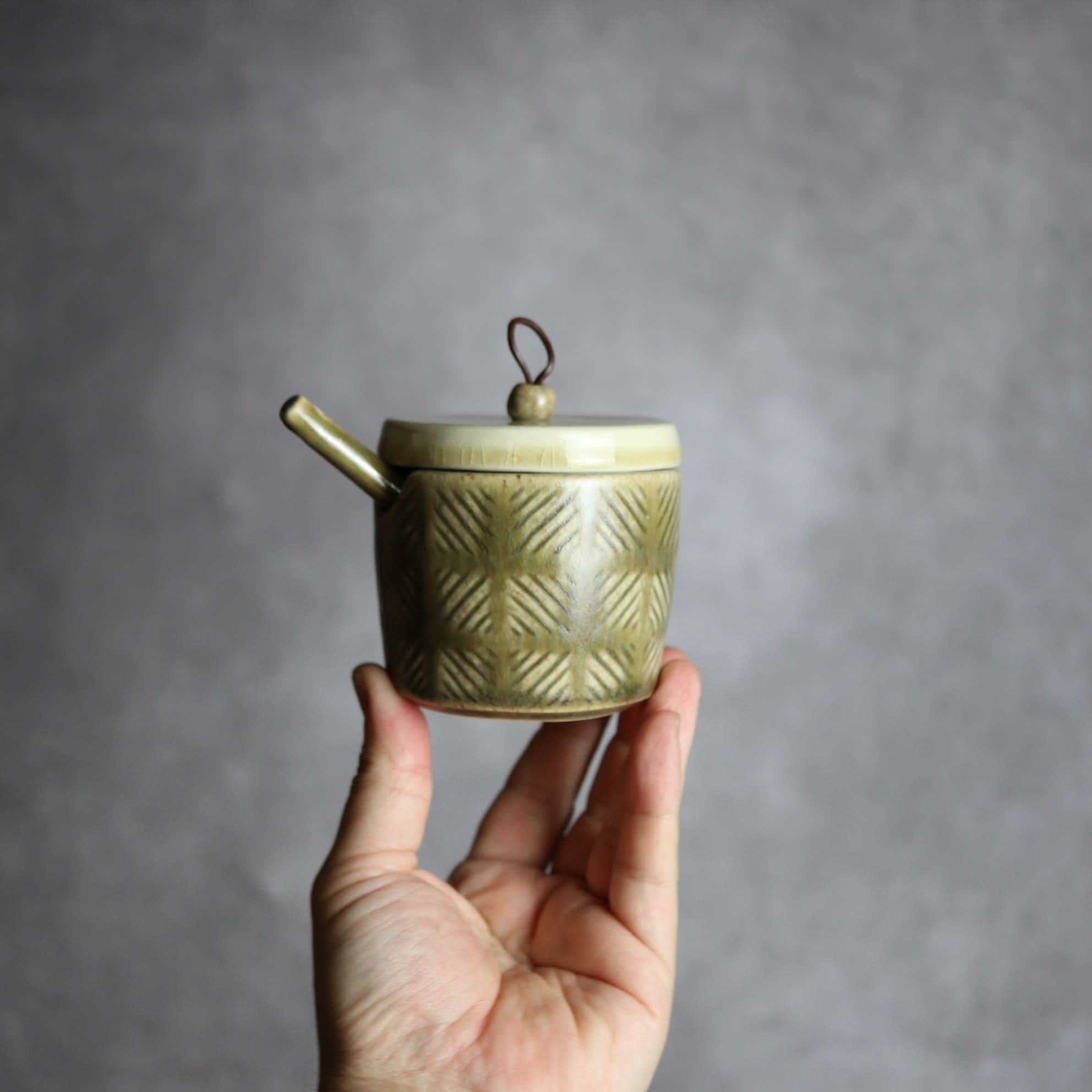 シュガーポット1 ツートン アイボリー オリーブグリーン やちむん 陶器 cerca やちむん 陶器.