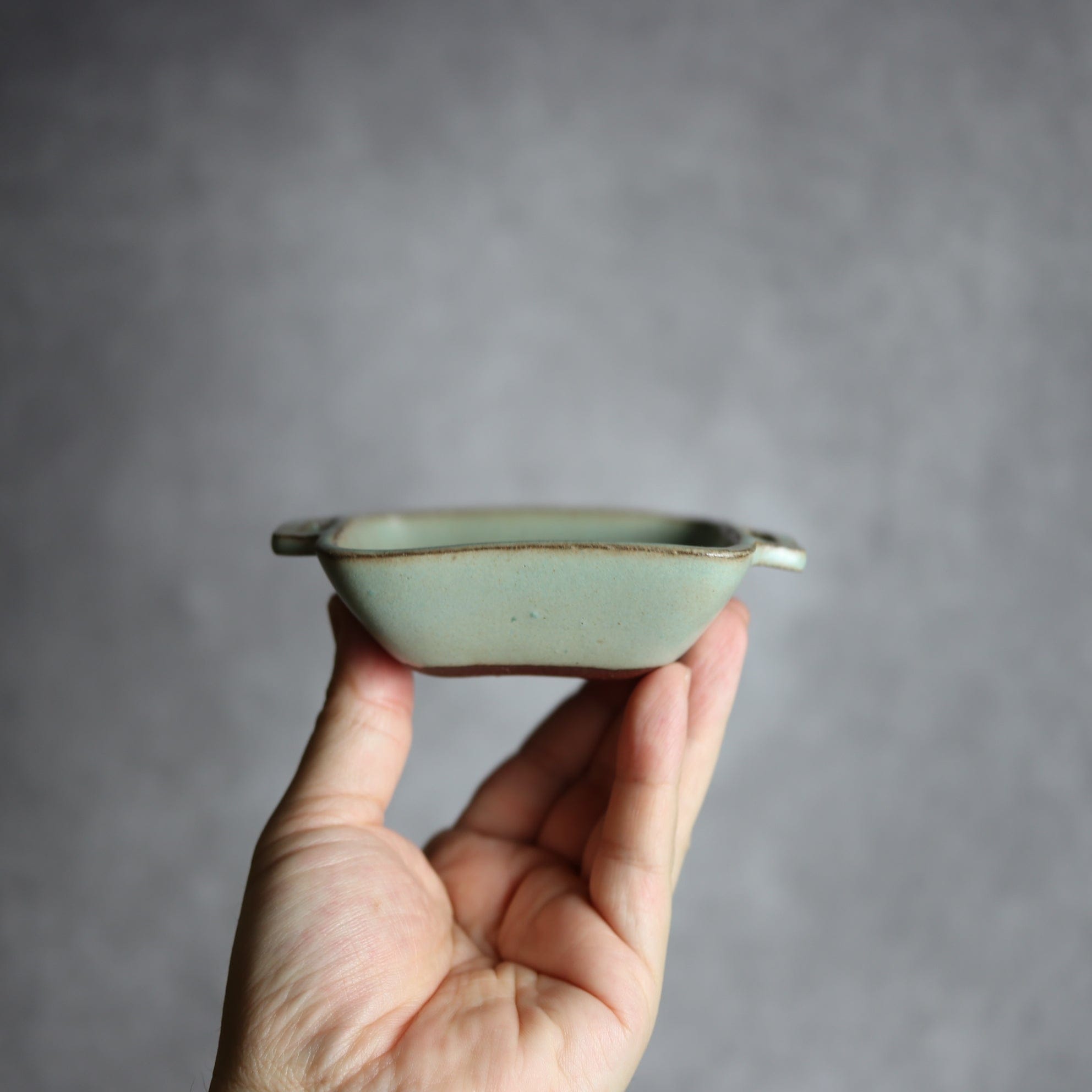 豆角鉢1 アンティークブルー 把手付 やちむん 陶器 cerca やちむん 陶器.