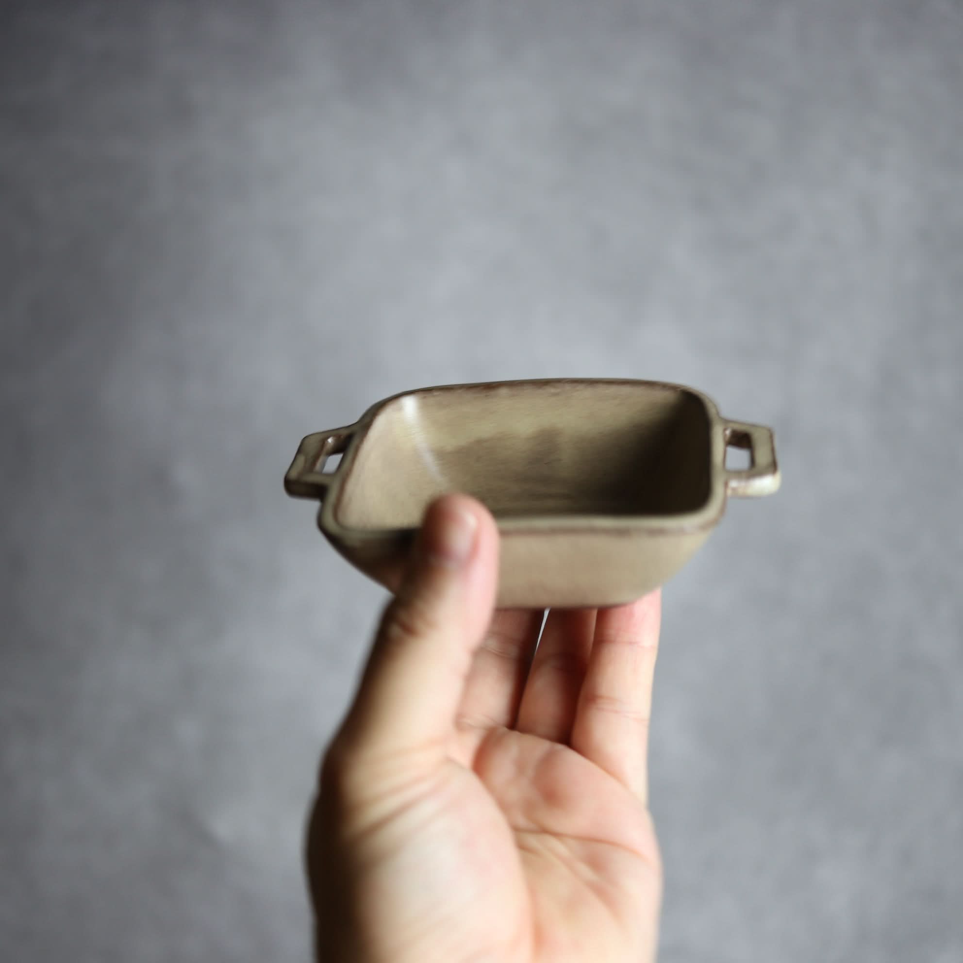 豆角鉢1 サンドベージュ 把手付 やちむん 陶器 cerca やちむん 陶器.