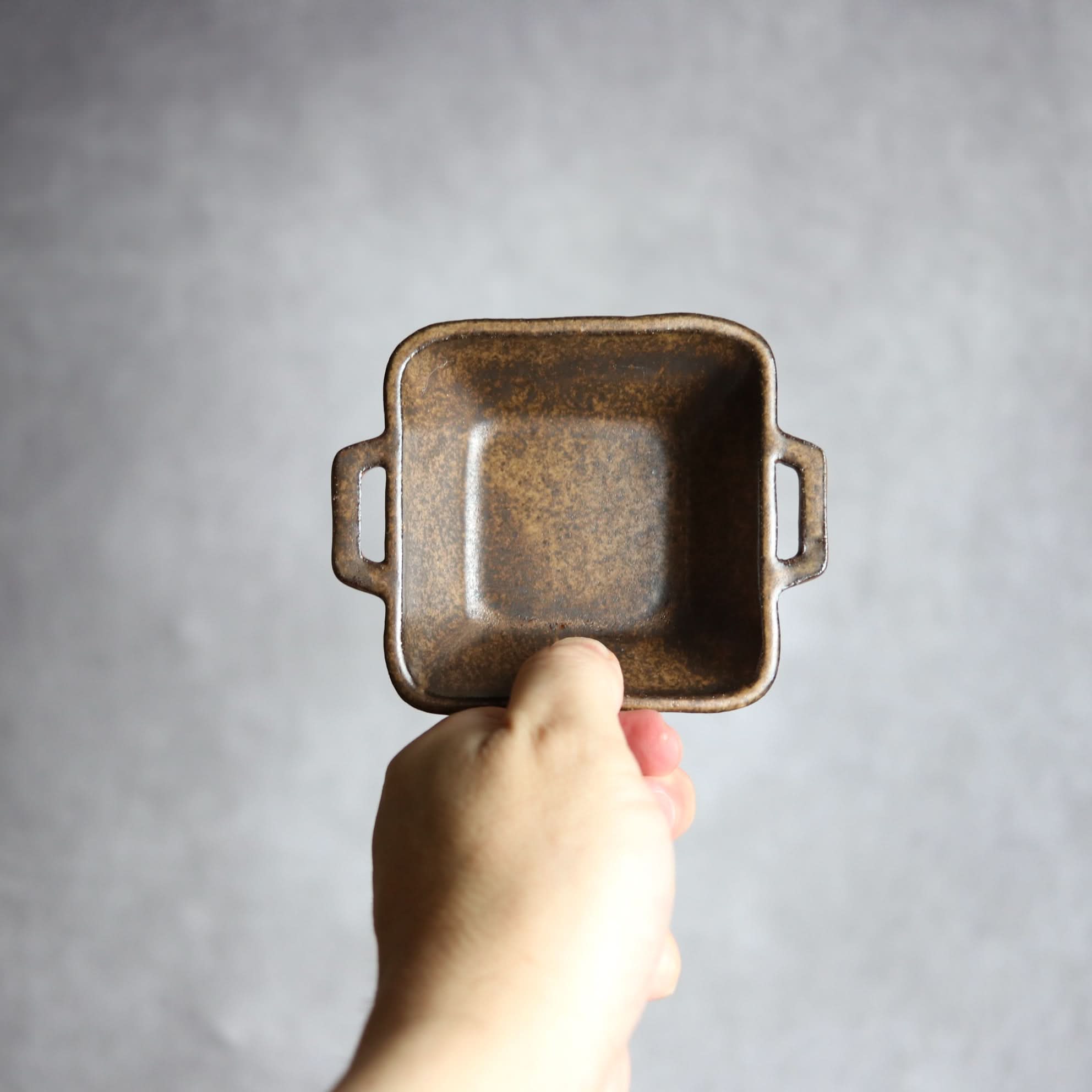 豆角鉢1 ダークブラウン 把手付 やちむん 陶器 cerca やちむん 陶器.