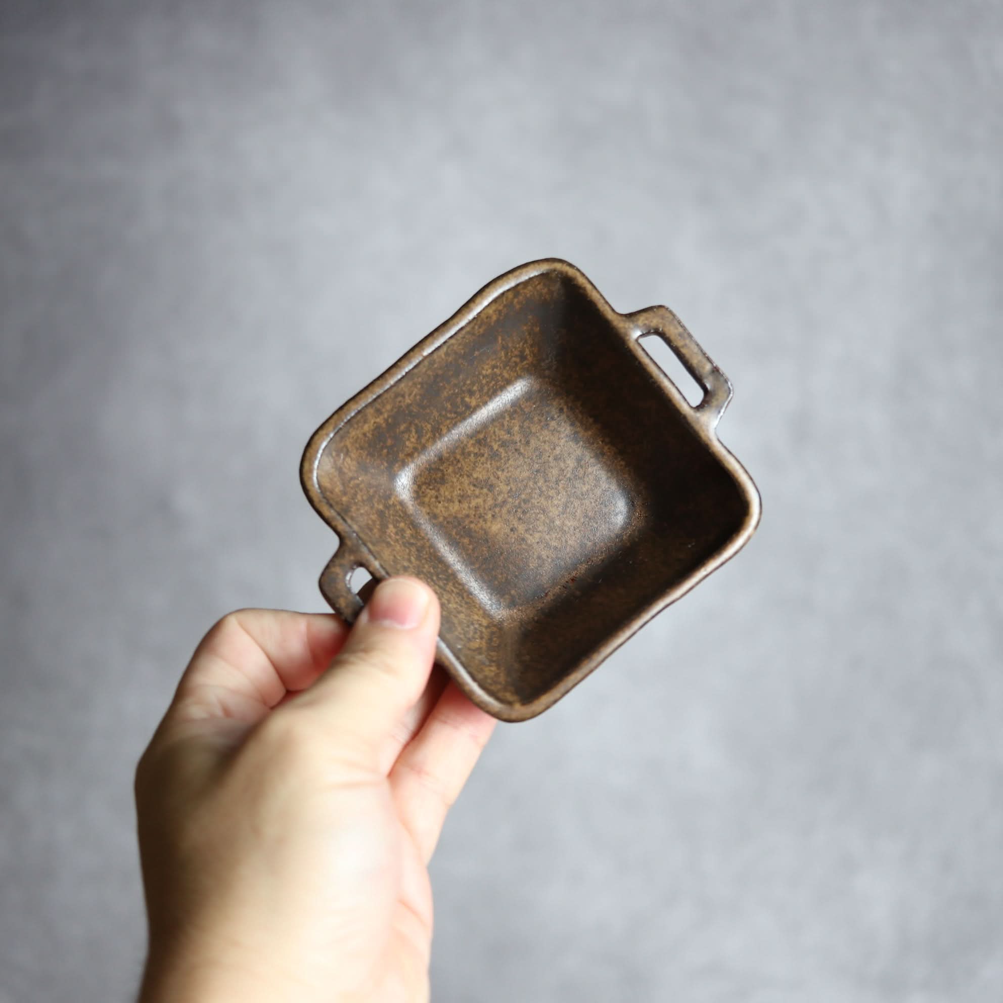 豆角鉢1 ダークブラウン 把手付 やちむん 陶器 cerca やちむん 陶器.