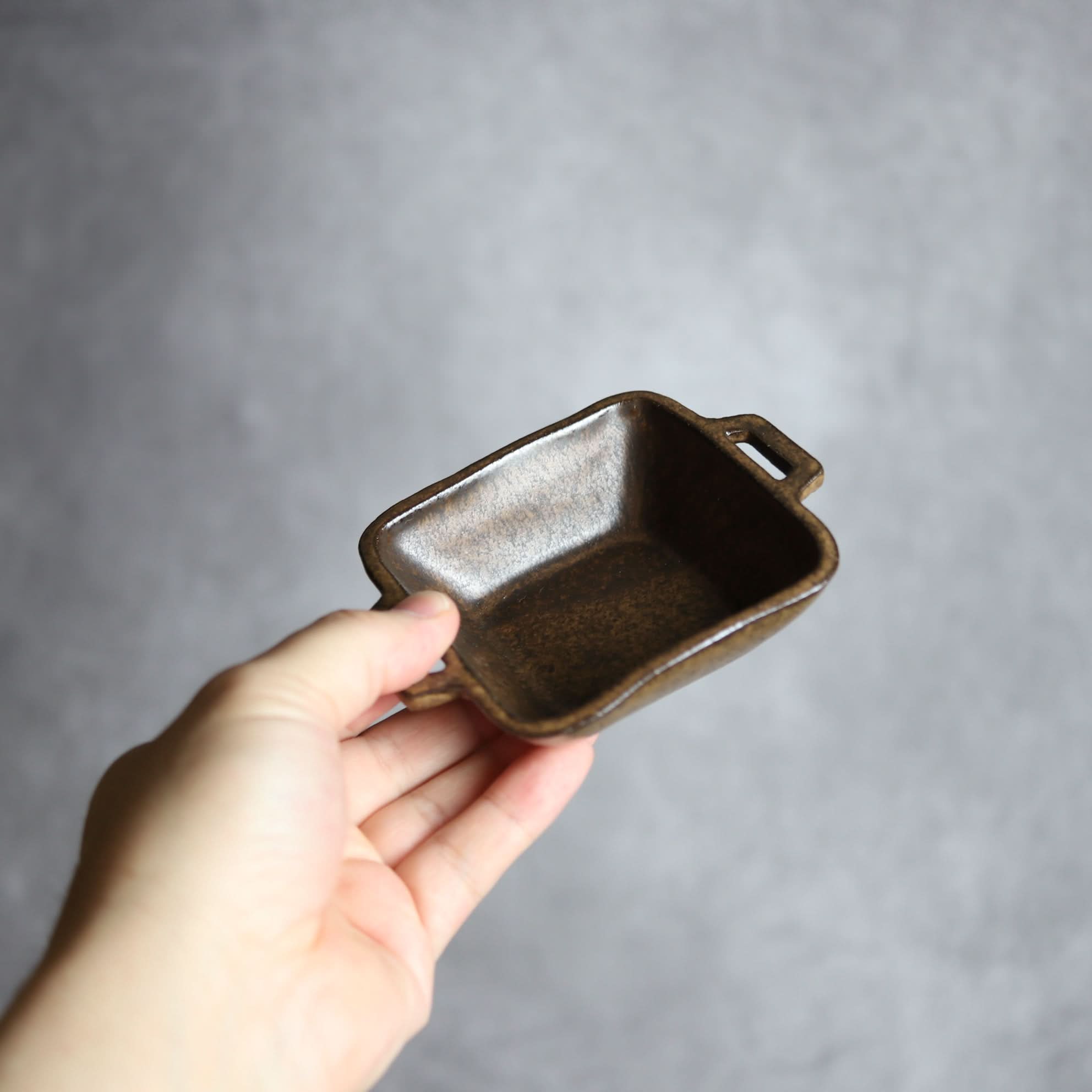 豆角鉢2 ダークブラウン 把手付 やちむん 陶器 cerca やちむん 陶器.