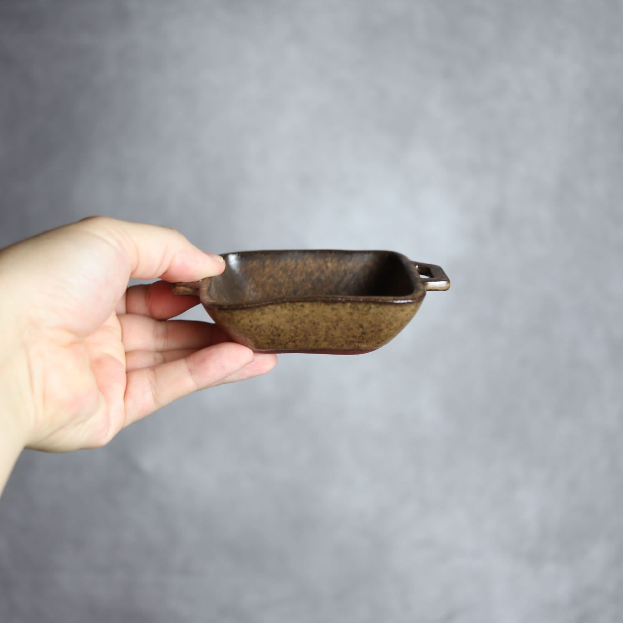 豆角鉢2 ダークブラウン 把手付 やちむん 陶器 cerca やちむん 陶器.