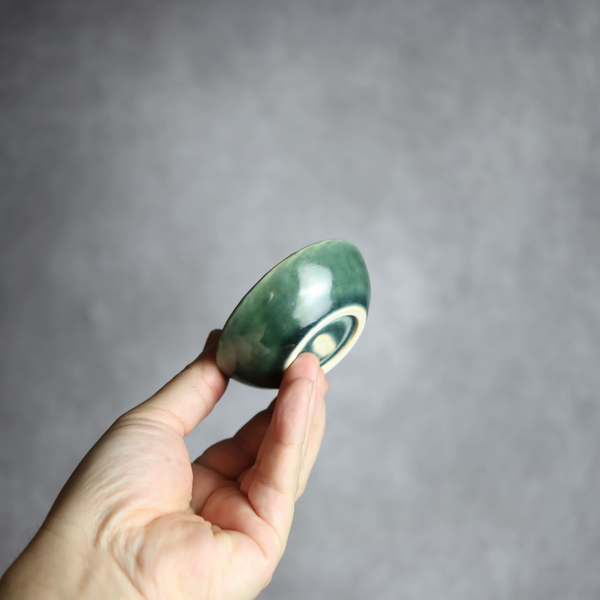 豆鉢1 ダークグリーン 花口縁 やちむん 陶器 cerca やちむん 陶器.