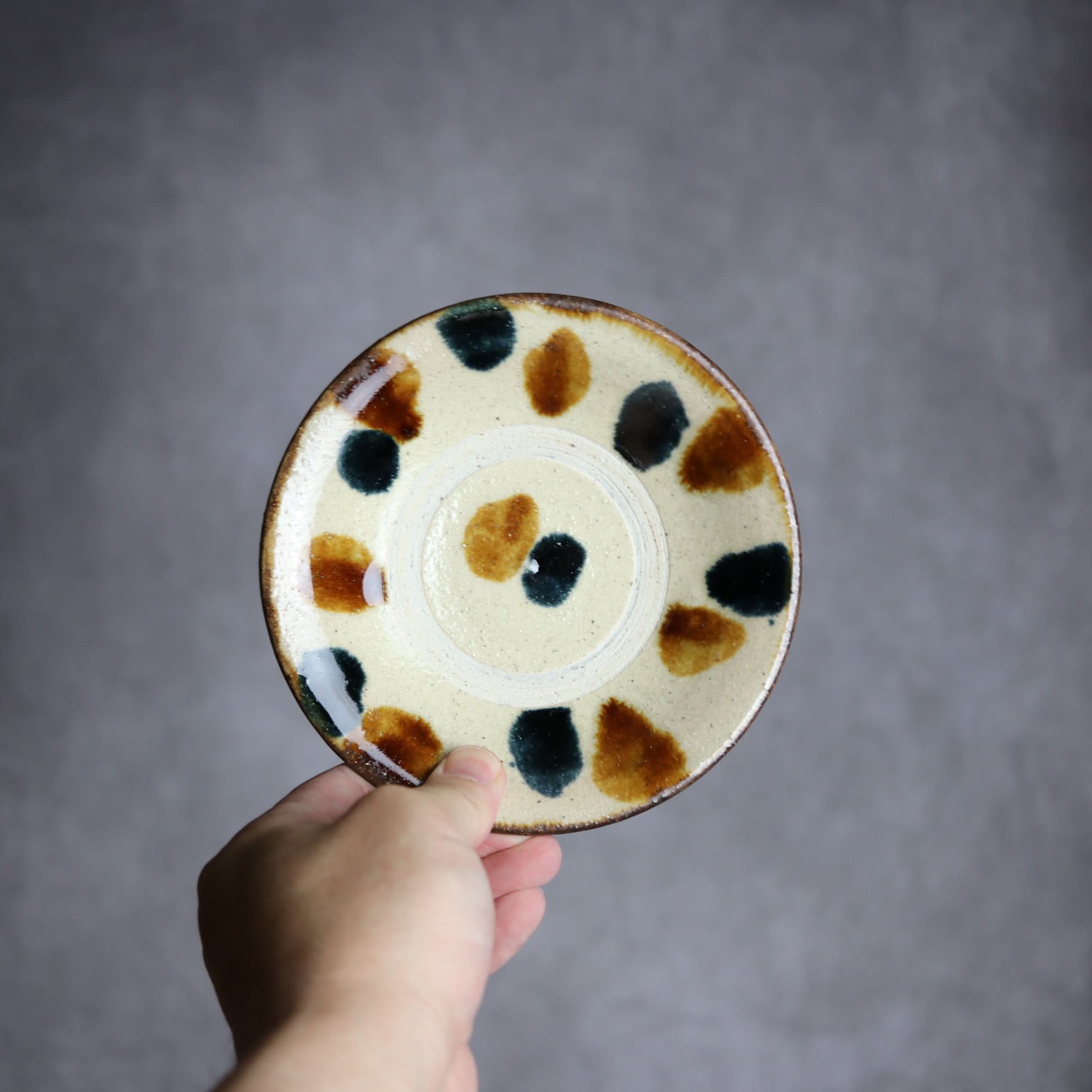 4.5寸皿1 飴 呉須釉 点打 やちむん 陶器 北窯 松田共司工房 やちむん 陶器.