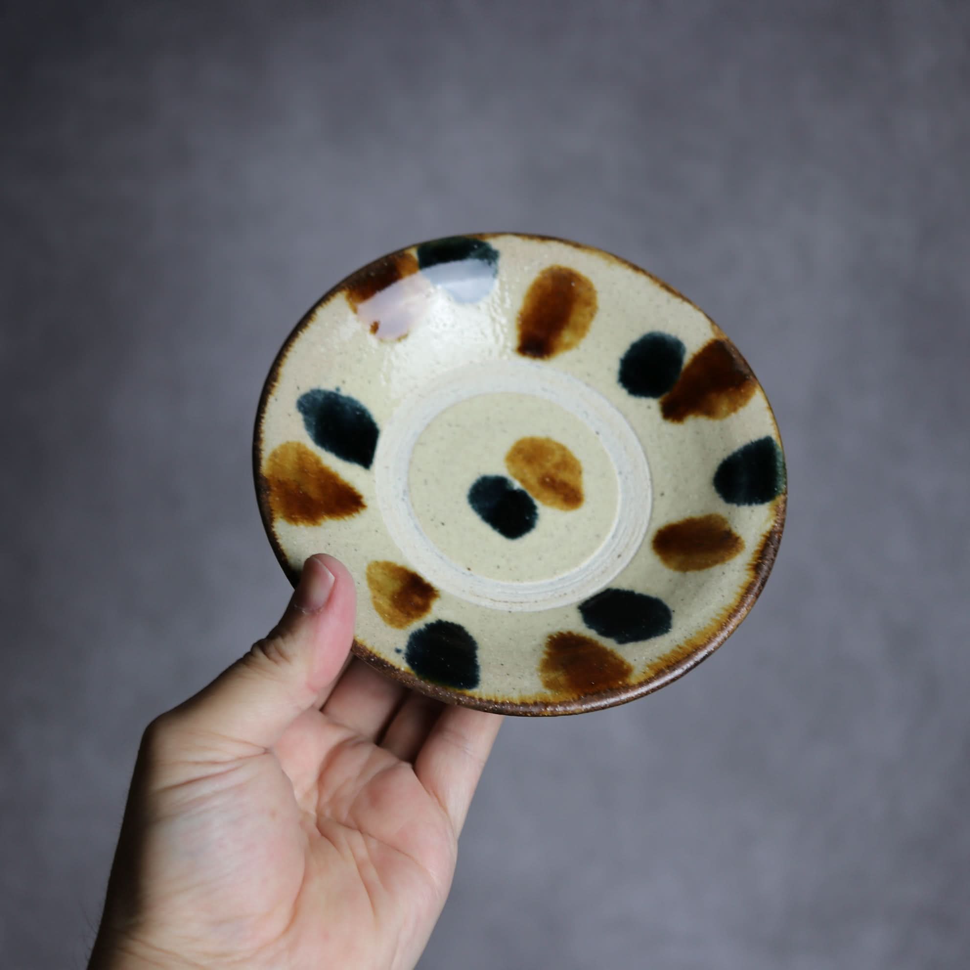 4.5寸皿1 飴 呉須釉 点打 やちむん 陶器 北窯 松田共司工房 やちむん 陶器.