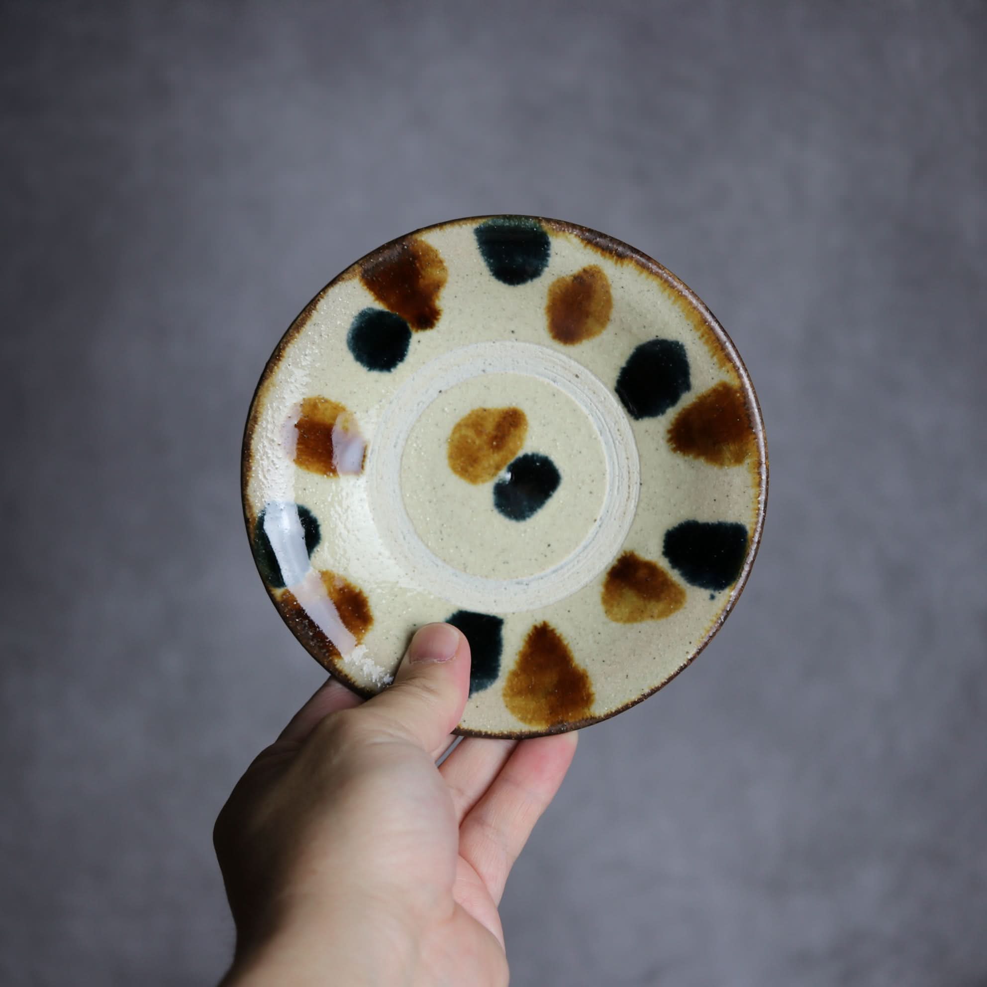 4.5寸皿1 飴 呉須釉 点打 やちむん 陶器 北窯 松田共司工房 やちむん 陶器.