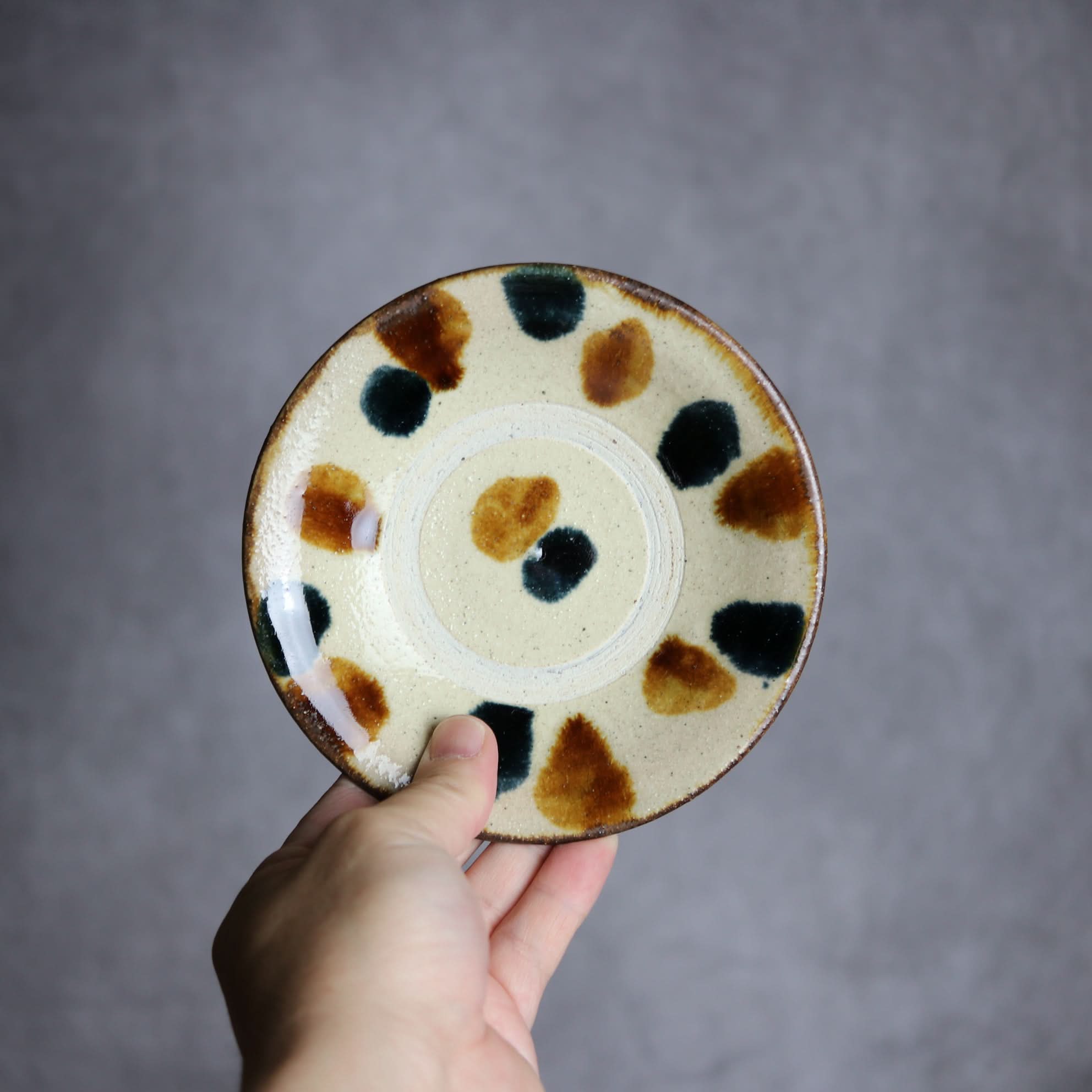 4.5寸皿1 飴 呉須釉 点打 やちむん 陶器 北窯 松田共司工房 やちむん 陶器.
