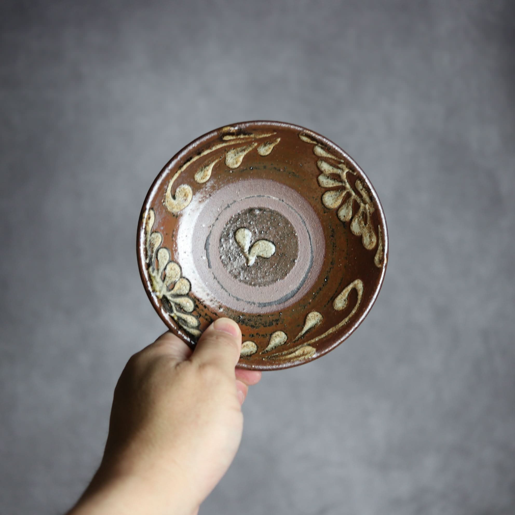 4寸皿1 イッチン 菊唐草 やちむん 陶器 北窯 松田共司工房 やちむん 陶器.