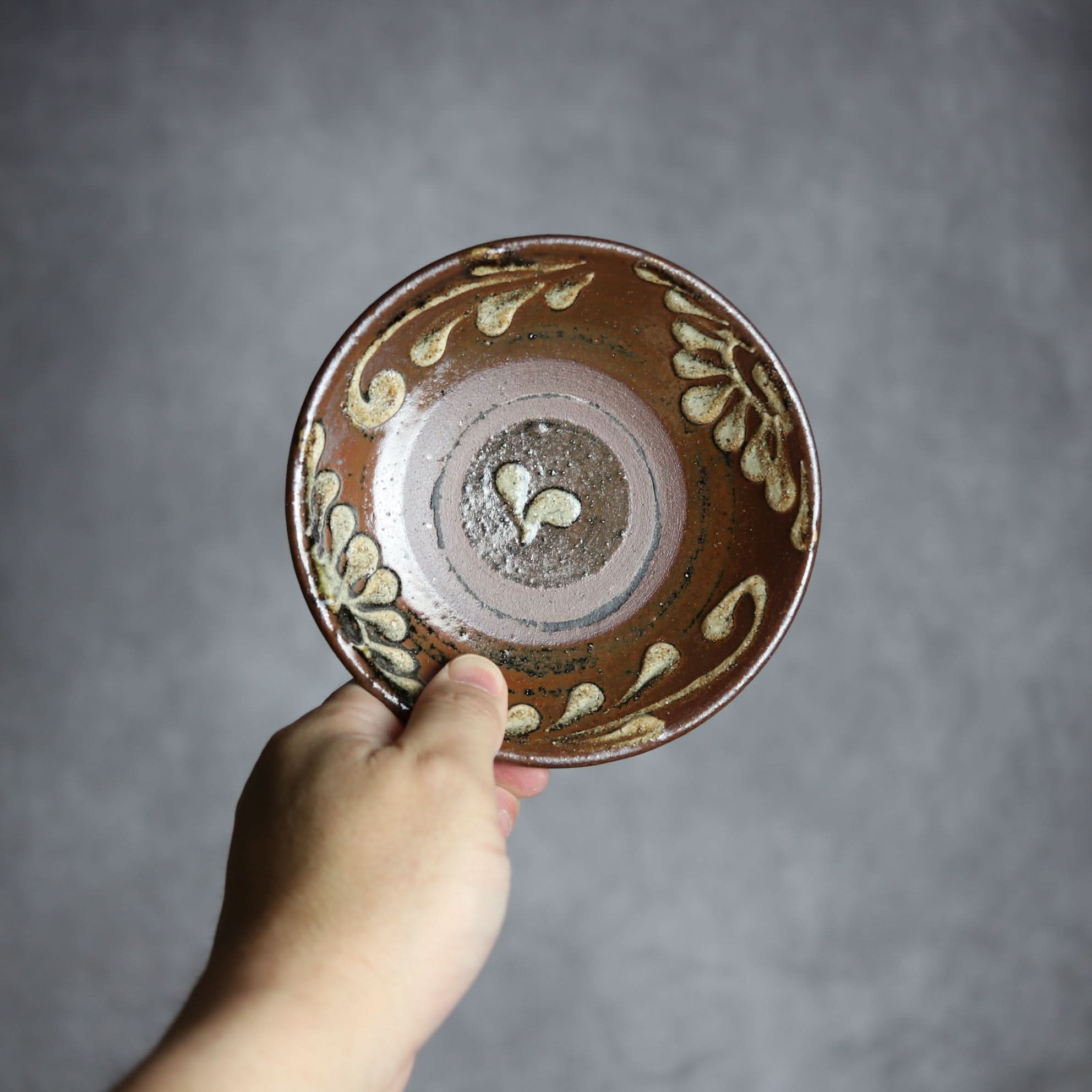 4寸皿1 イッチン 菊唐草 やちむん 陶器 北窯 松田共司工房 やちむん 陶器.