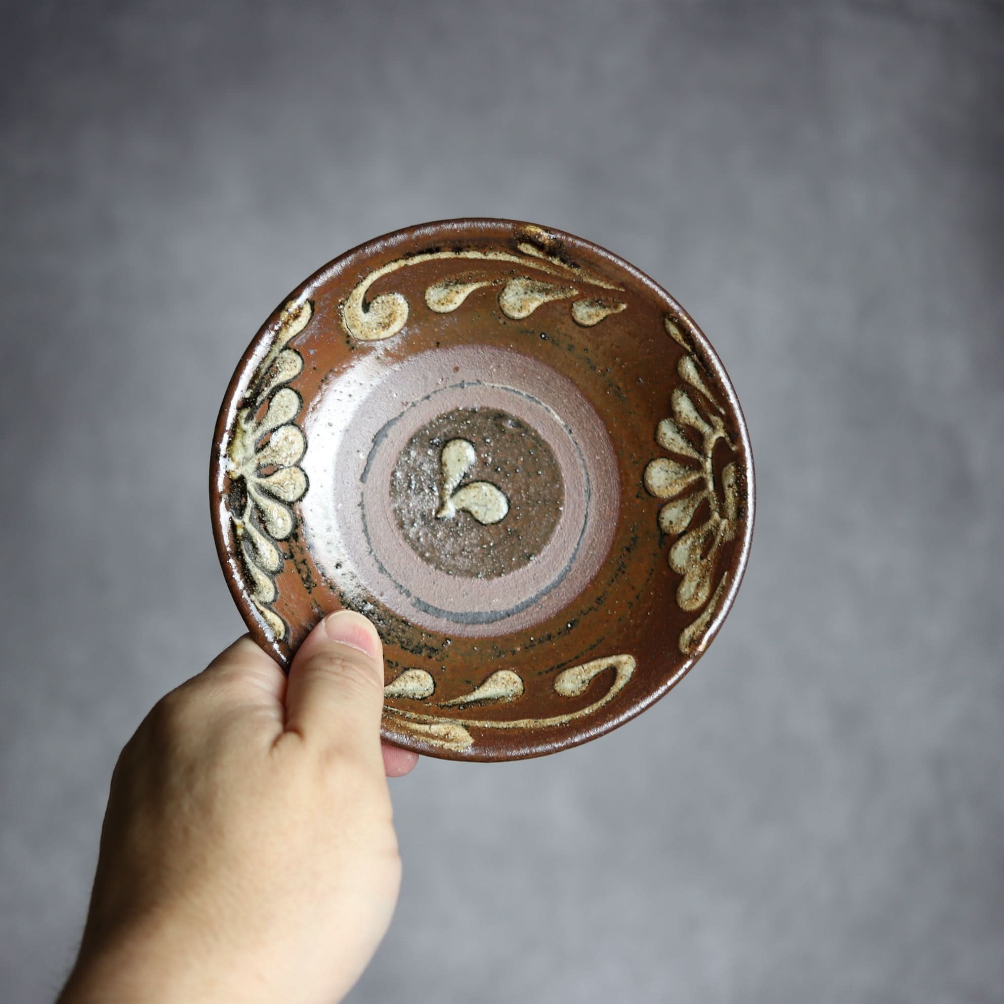 4寸皿1 イッチン 菊唐草 やちむん 陶器 北窯 松田共司工房 やちむん 陶器.