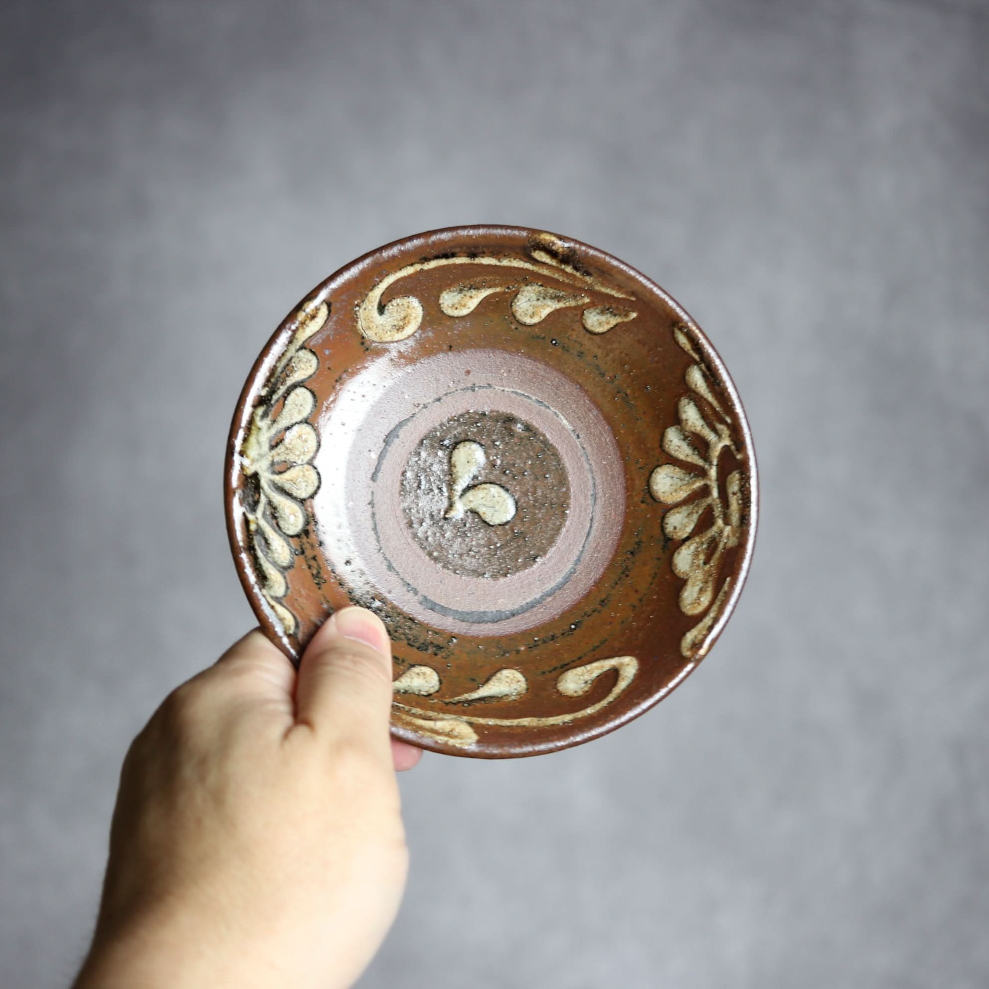 4寸皿1 イッチン 菊唐草 やちむん 陶器 北窯 松田共司工房 やちむん 陶器.