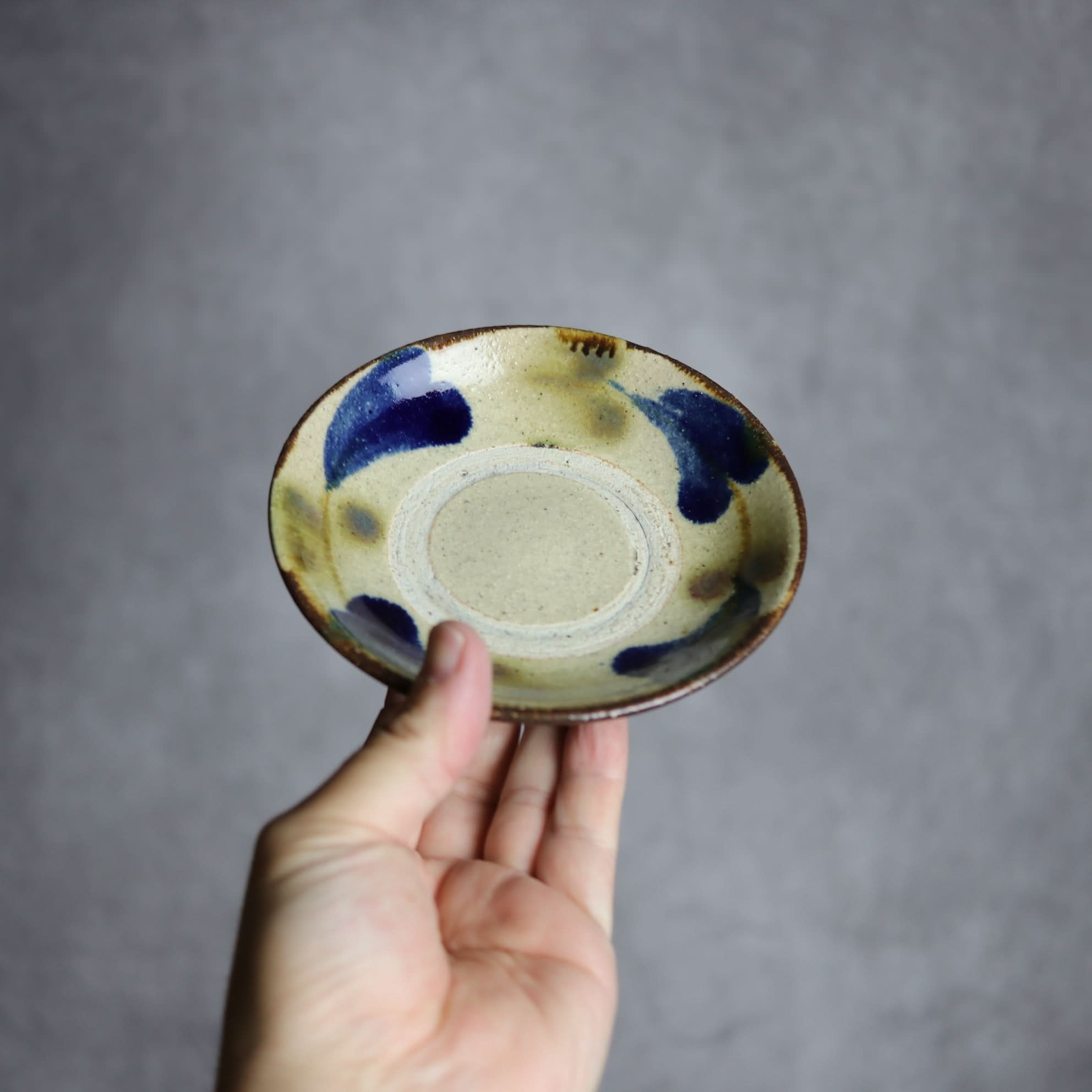 4寸皿1 呉須 緑釉 双葉紋 やちむん 陶器 北窯 松田共司工房 やちむん 陶器.