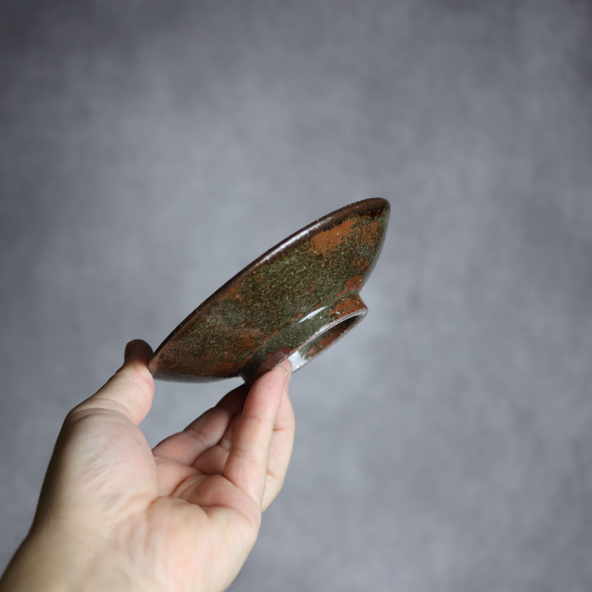 4寸皿1 呉須 緑釉 双葉紋 やちむん 陶器 北窯 松田共司工房 やちむん 陶器.