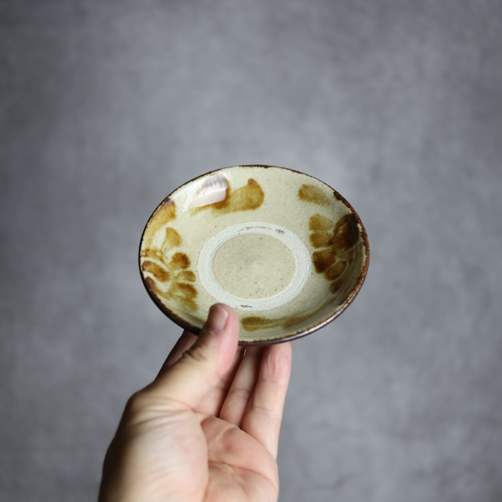 3.5寸皿1 飴釉 菊唐草 やちむん 陶器 北窯 松田共司工房 やちむん 陶器.