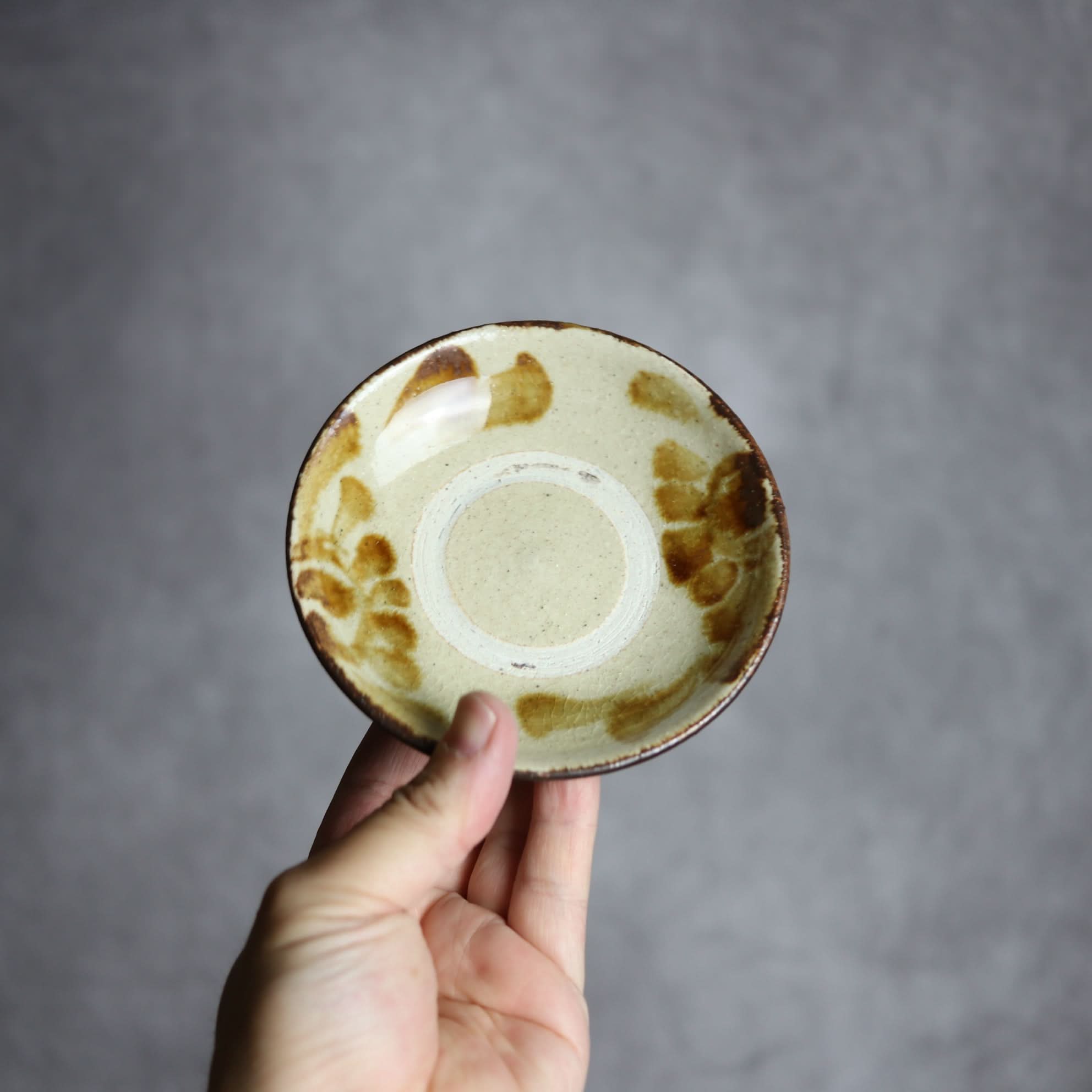 3.5寸皿1 飴釉 菊唐草 やちむん 陶器 北窯 松田共司工房 やちむん 陶器.