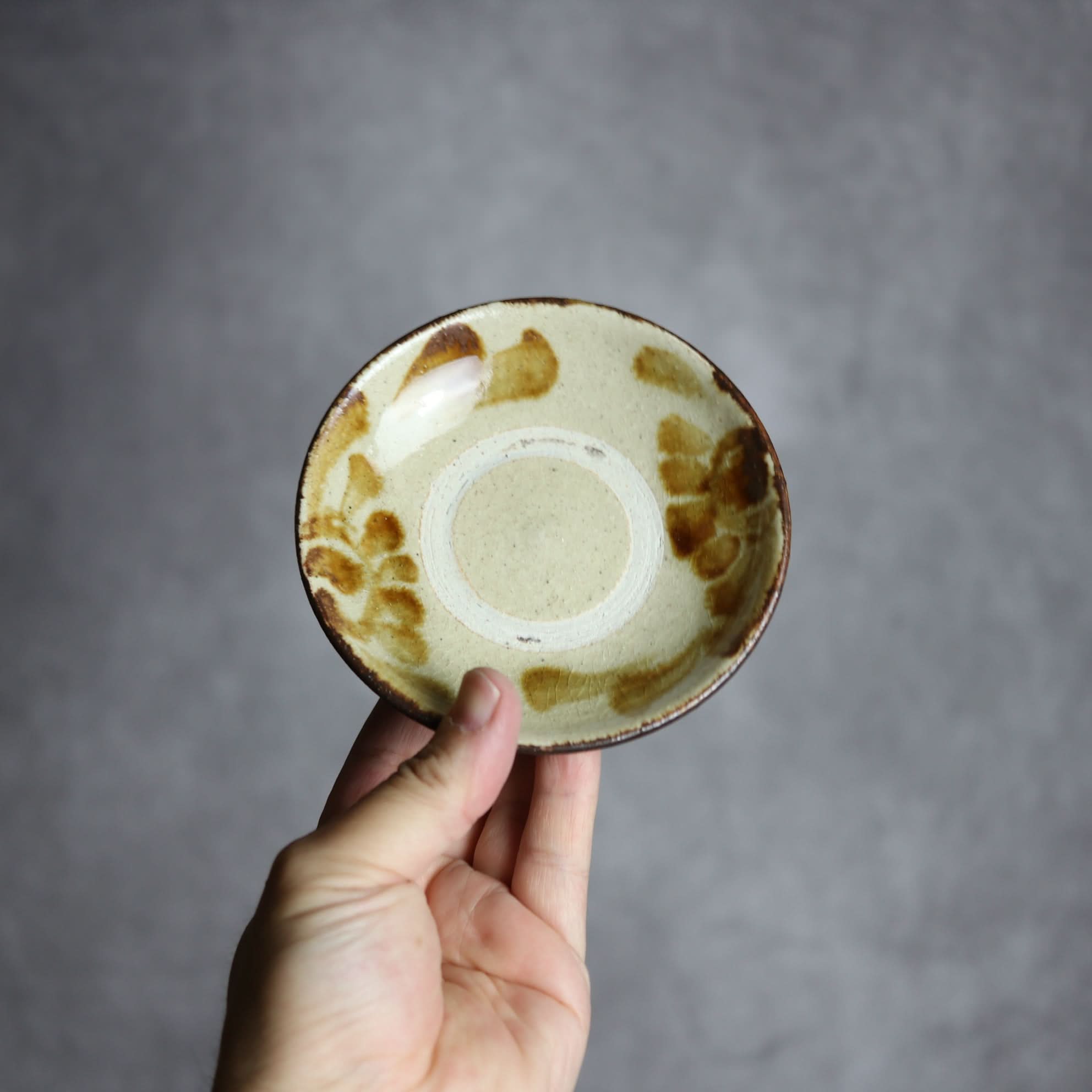 3.5寸皿1 飴釉 菊唐草 やちむん 陶器 北窯 松田共司工房 やちむん 陶器.