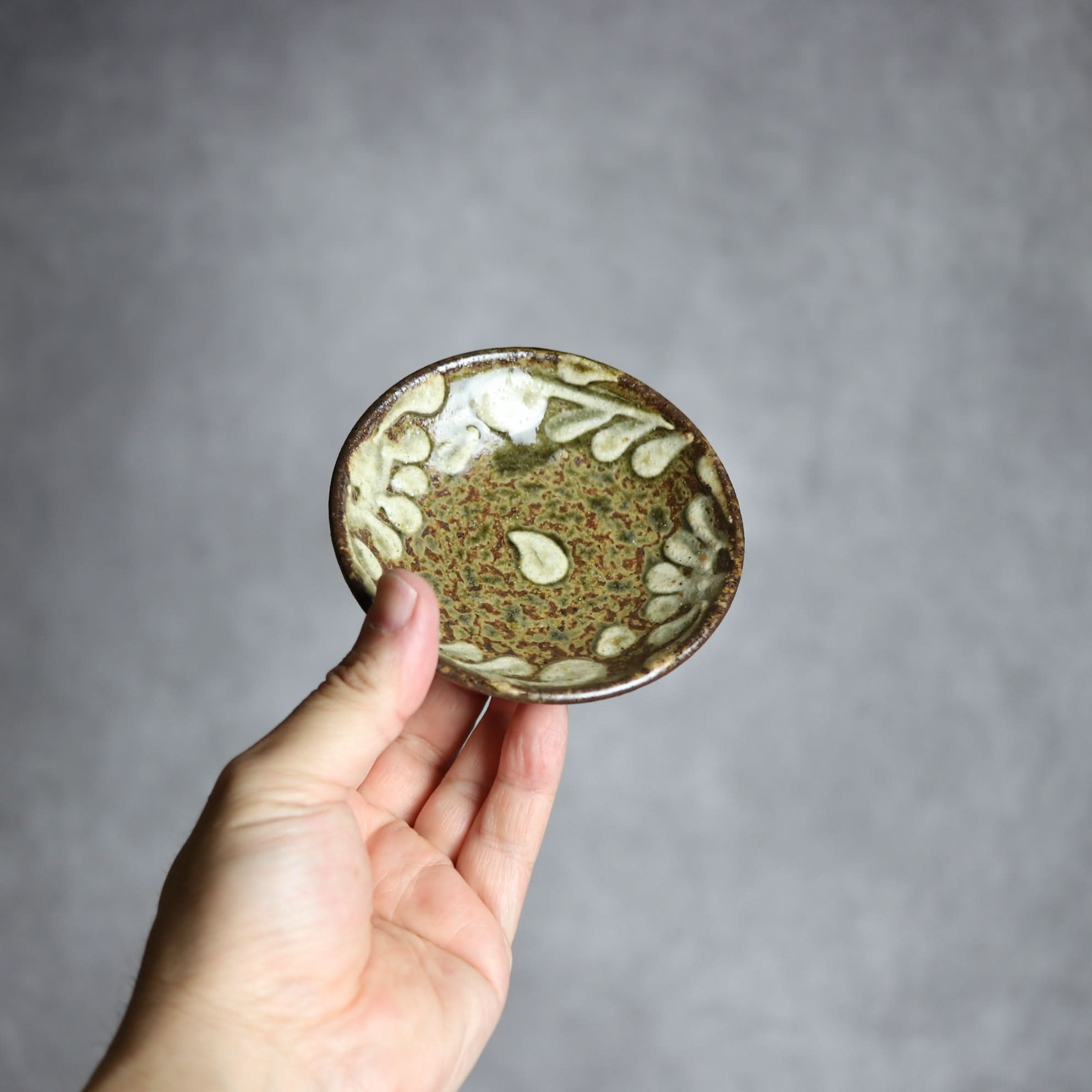 3寸皿1 イッチン 菊唐草 やちむん 陶器 北窯 松田共司工房 やちむん 陶器.