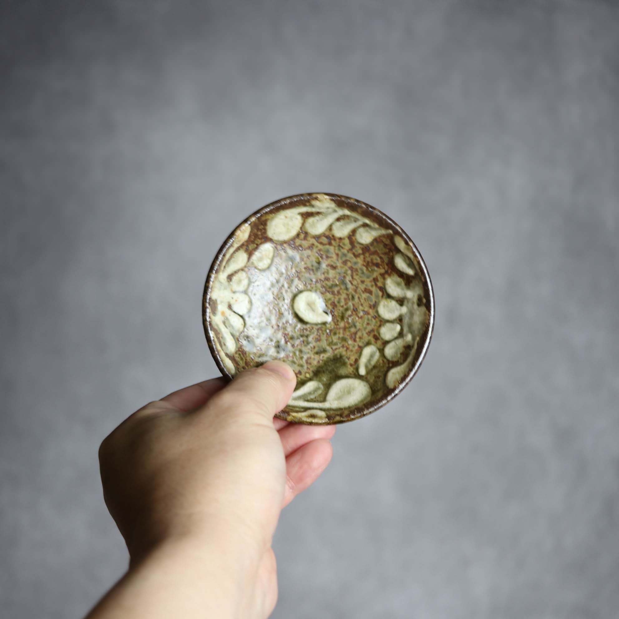 3寸皿1 イッチン 菊唐草 やちむん 陶器 北窯 松田共司工房 やちむん 陶器.