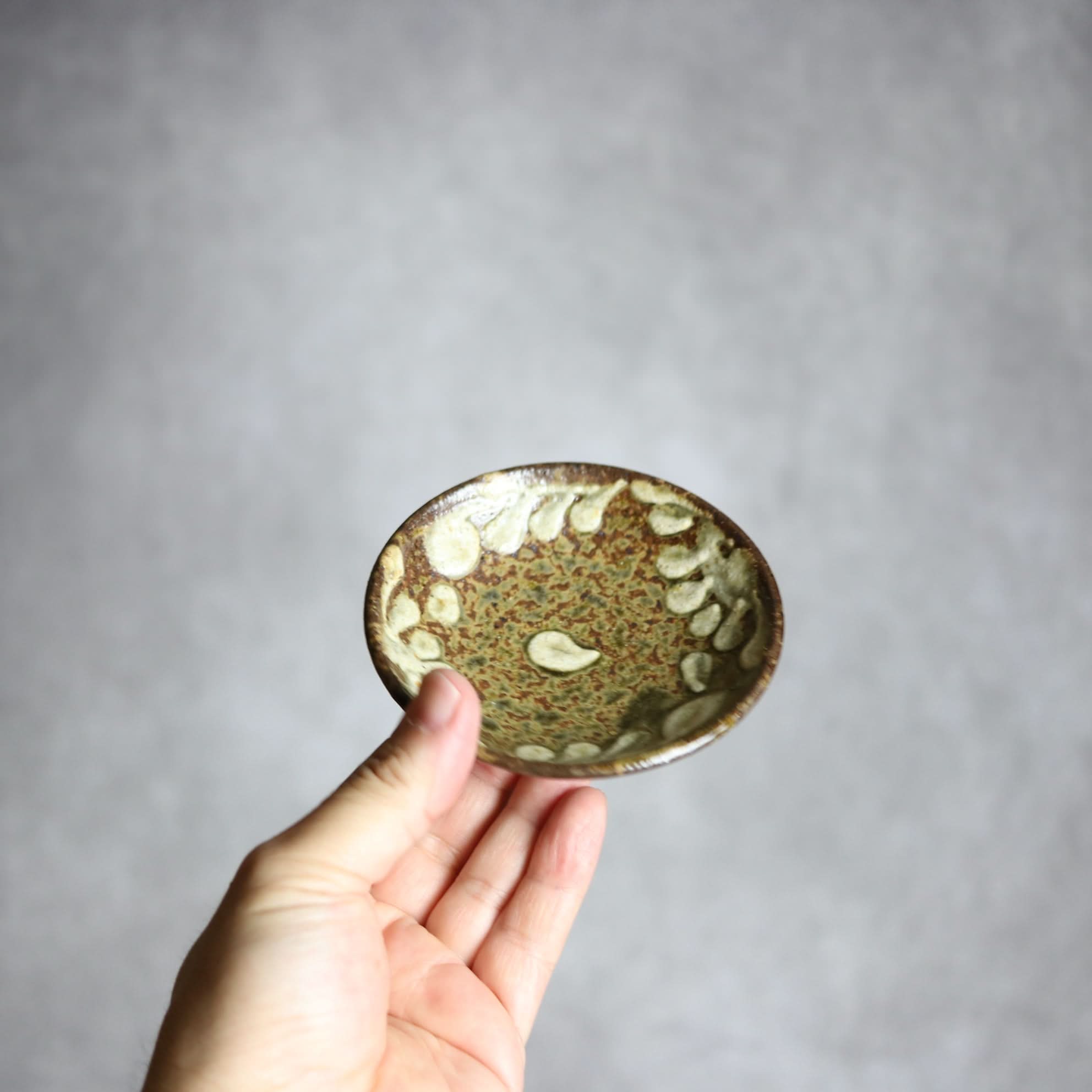 3寸皿1 イッチン 菊唐草 やちむん 陶器 北窯 松田共司工房 やちむん 陶器.