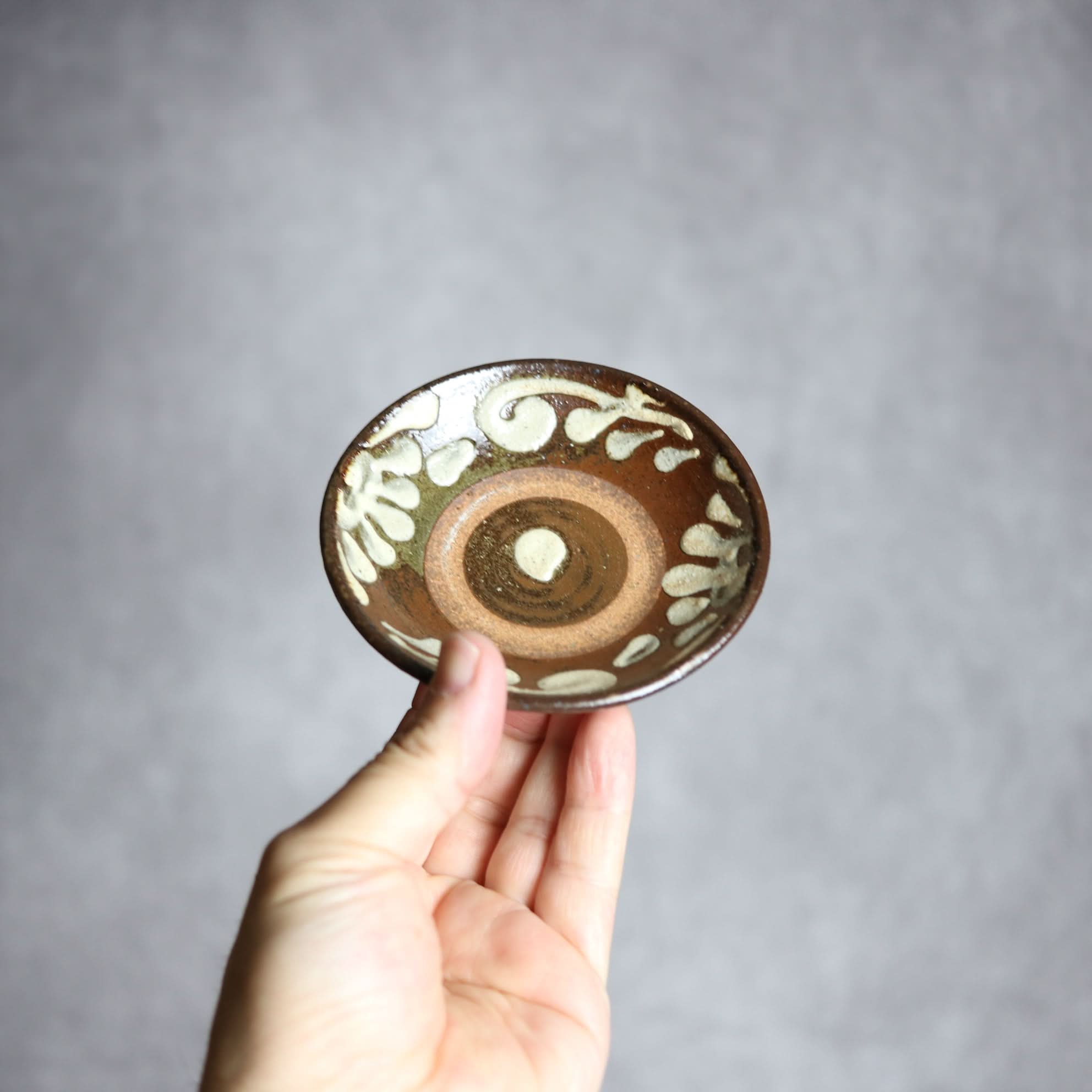 3寸皿2 イッチン 菊唐草 やちむん 陶器 北窯 松田共司工房 やちむん 陶器.