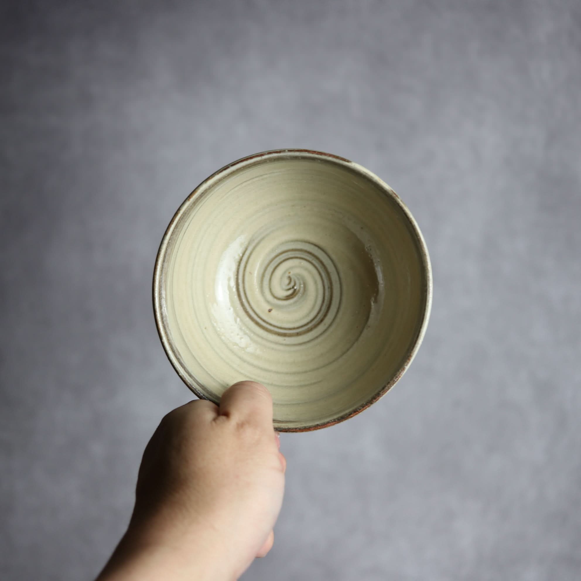 4寸鉢1 飴釉 刷毛目 点打 やちむん 陶器 北窯 松田米司工房 やちむん 陶器.