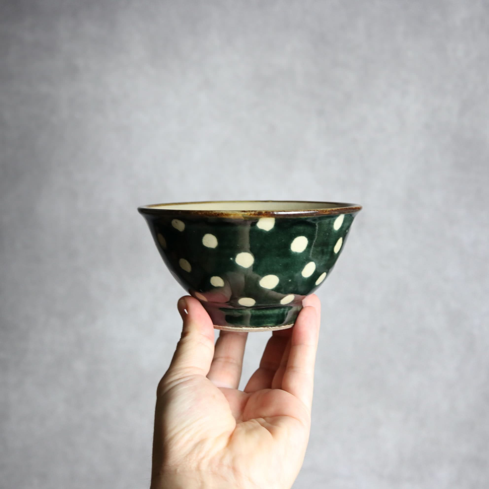 4寸マカイ 呉須釉 蝋抜 点打 やちむん 陶器 真南風工房 やちむん 陶器.