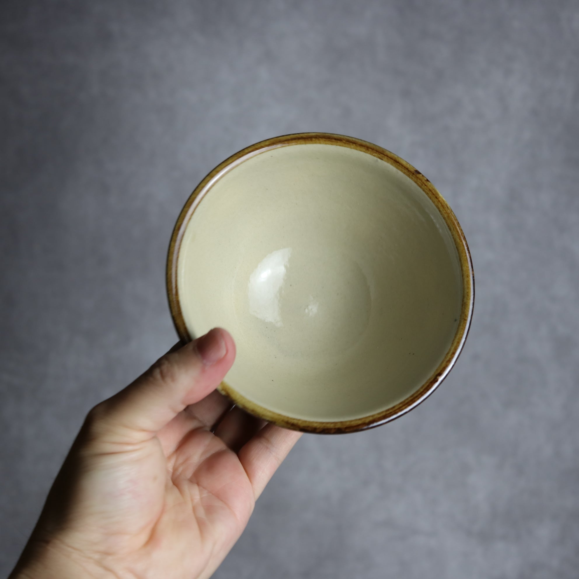 呉須釉・蝋抜 点打 4寸マカイ