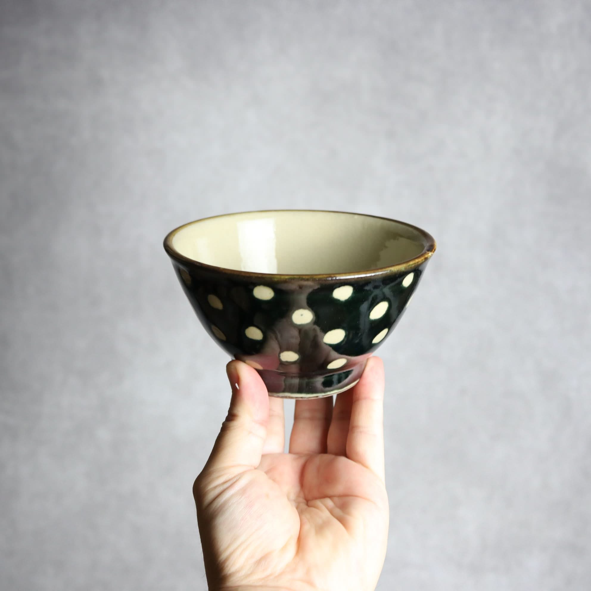 4寸マカイ 呉須釉 蝋抜 点打 やちむん 陶器 真南風工房 やちむん 陶器.