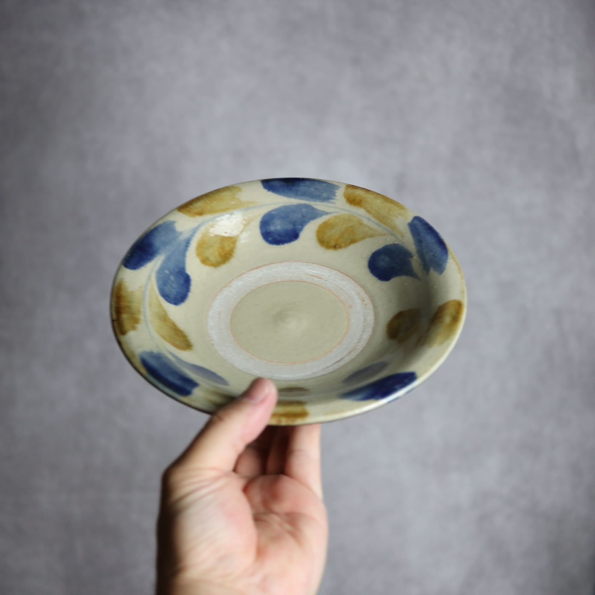 6寸皿1 飴 呉須釉 双葉紋 やちむん 陶器 北窯 松田米司工房 やちむん 陶器.