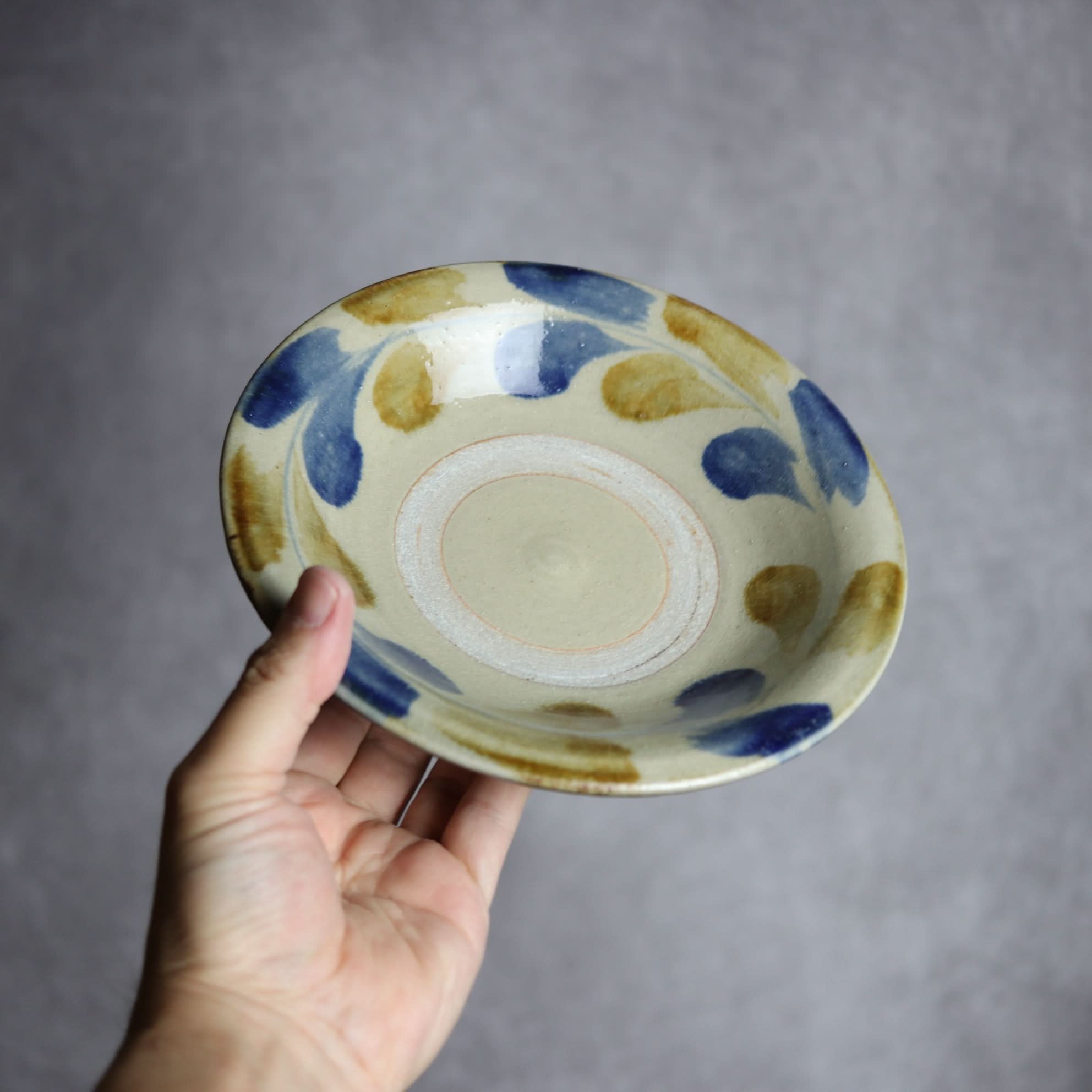6寸皿1 飴 呉須釉 双葉紋 やちむん 陶器 北窯 松田米司工房 やちむん 陶器.