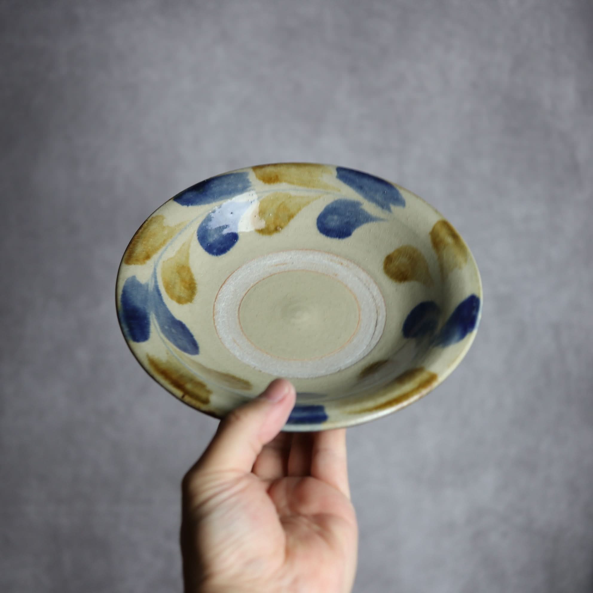 6寸皿1 飴 呉須釉 双葉紋 やちむん 陶器 北窯 松田米司工房 やちむん 陶器.