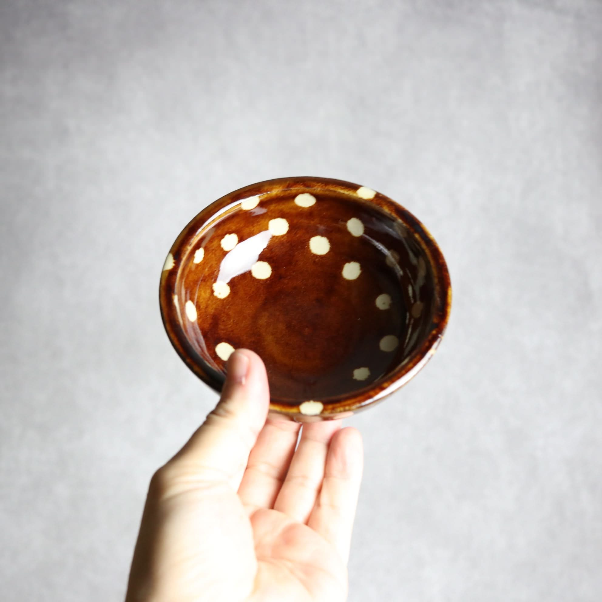 4寸鉢 飴釉 蝋抜 点打 やちむん 陶器 真南風工房 やちむん 陶器.
