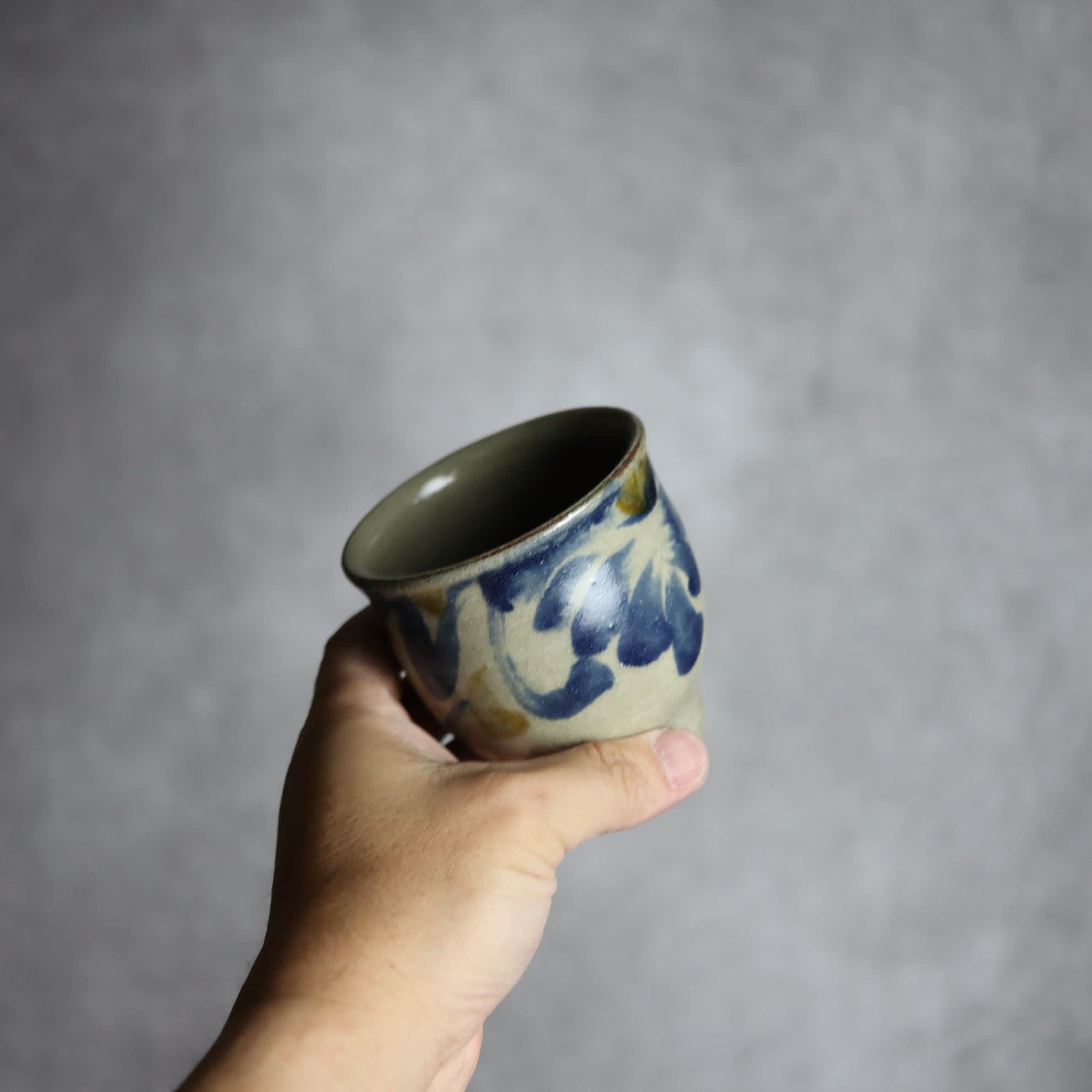 湯呑2 飴 呉須釉 菊唐草 やちむん 陶器 北窯 松田米司工房 やちむん 陶器.