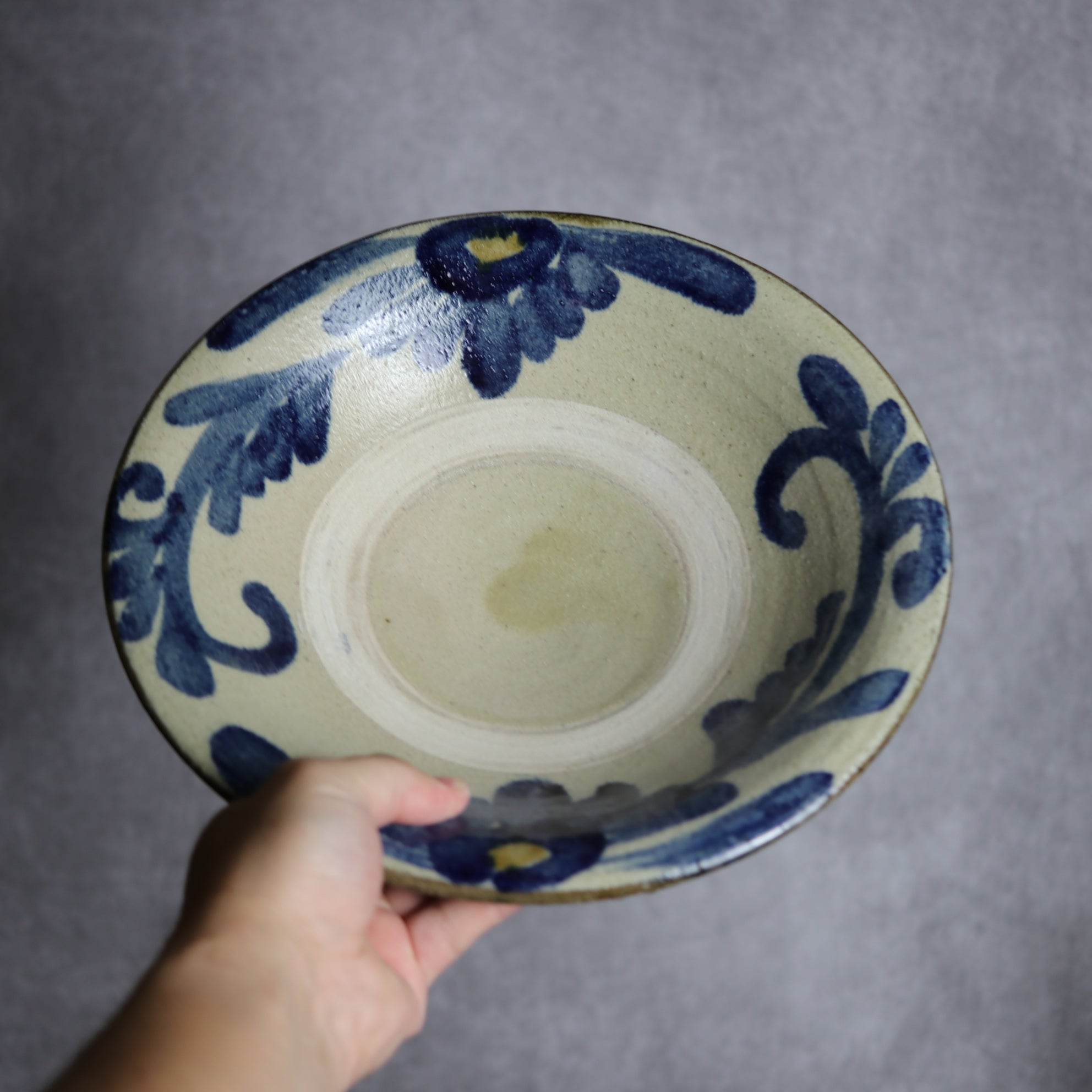 北窯 宮城正享工房 - 9寸皿1 呉須釉 菊唐草 やちむん 陶器 北窯 宮城正享工房 - mundasui