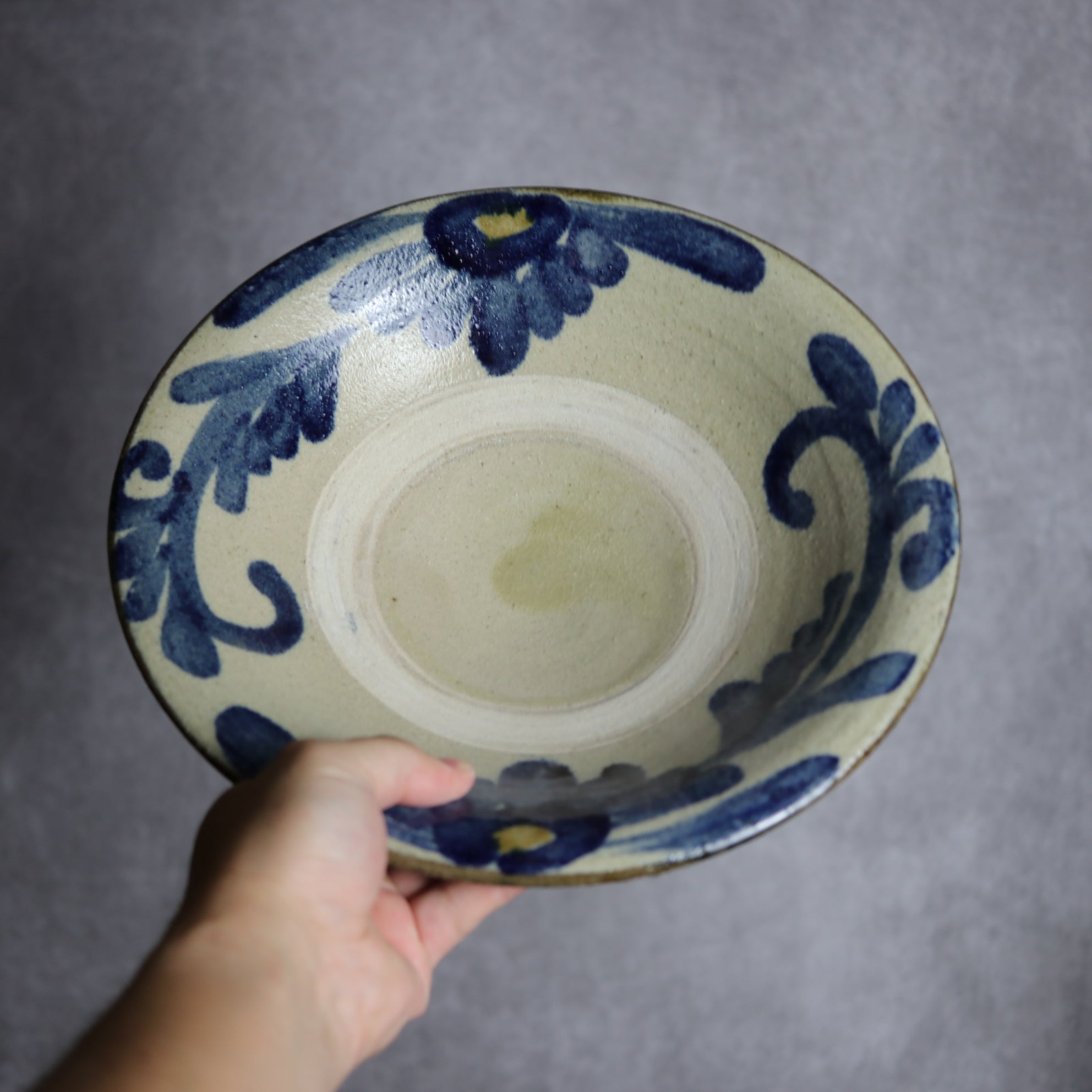 北窯 宮城正享工房 - 9寸皿1 呉須釉 菊唐草 やちむん 陶器 北窯 宮城正享工房 - mundasui