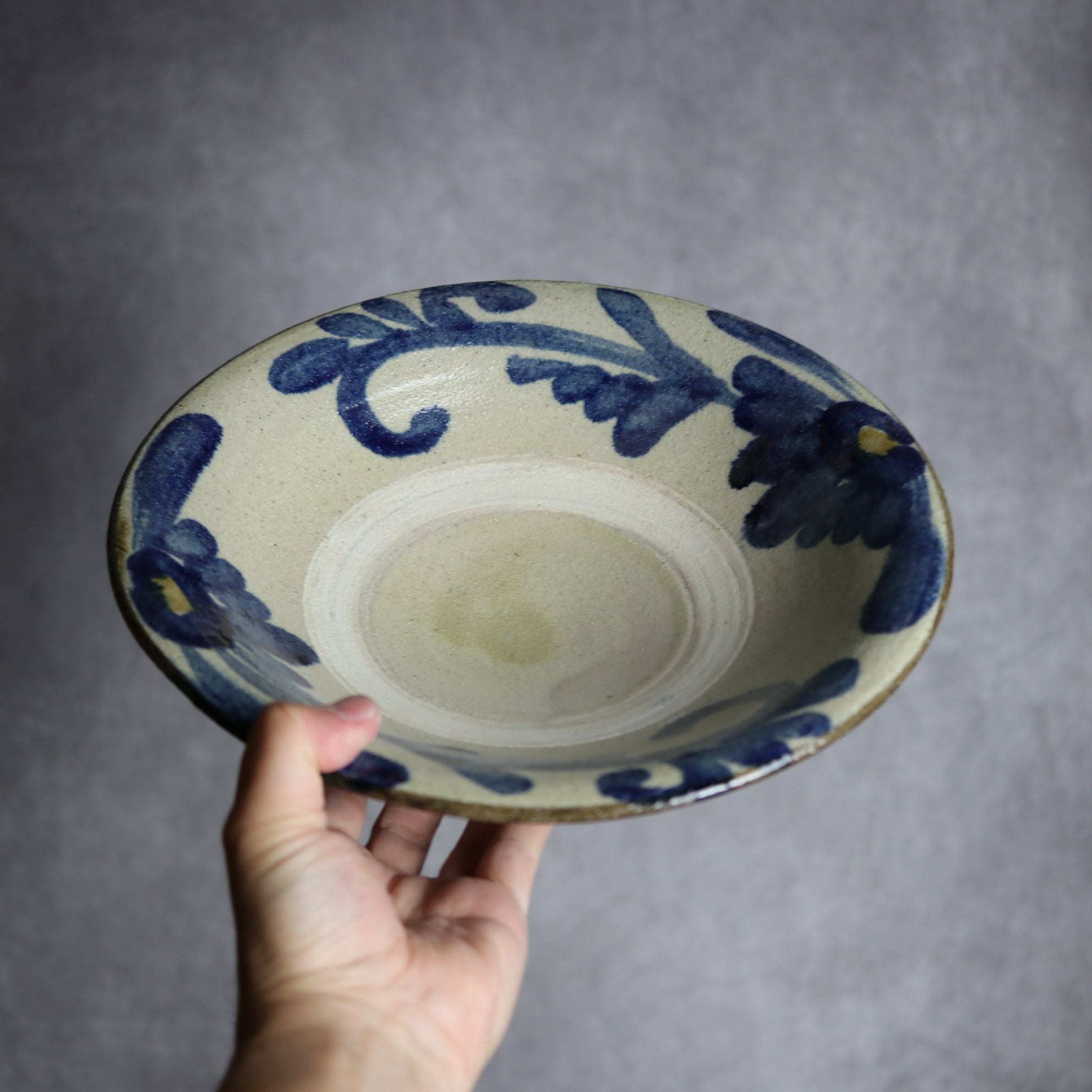 北窯 宮城正享工房 - 9寸皿1 呉須釉 菊唐草 やちむん 陶器 北窯 宮城正享工房 - mundasui