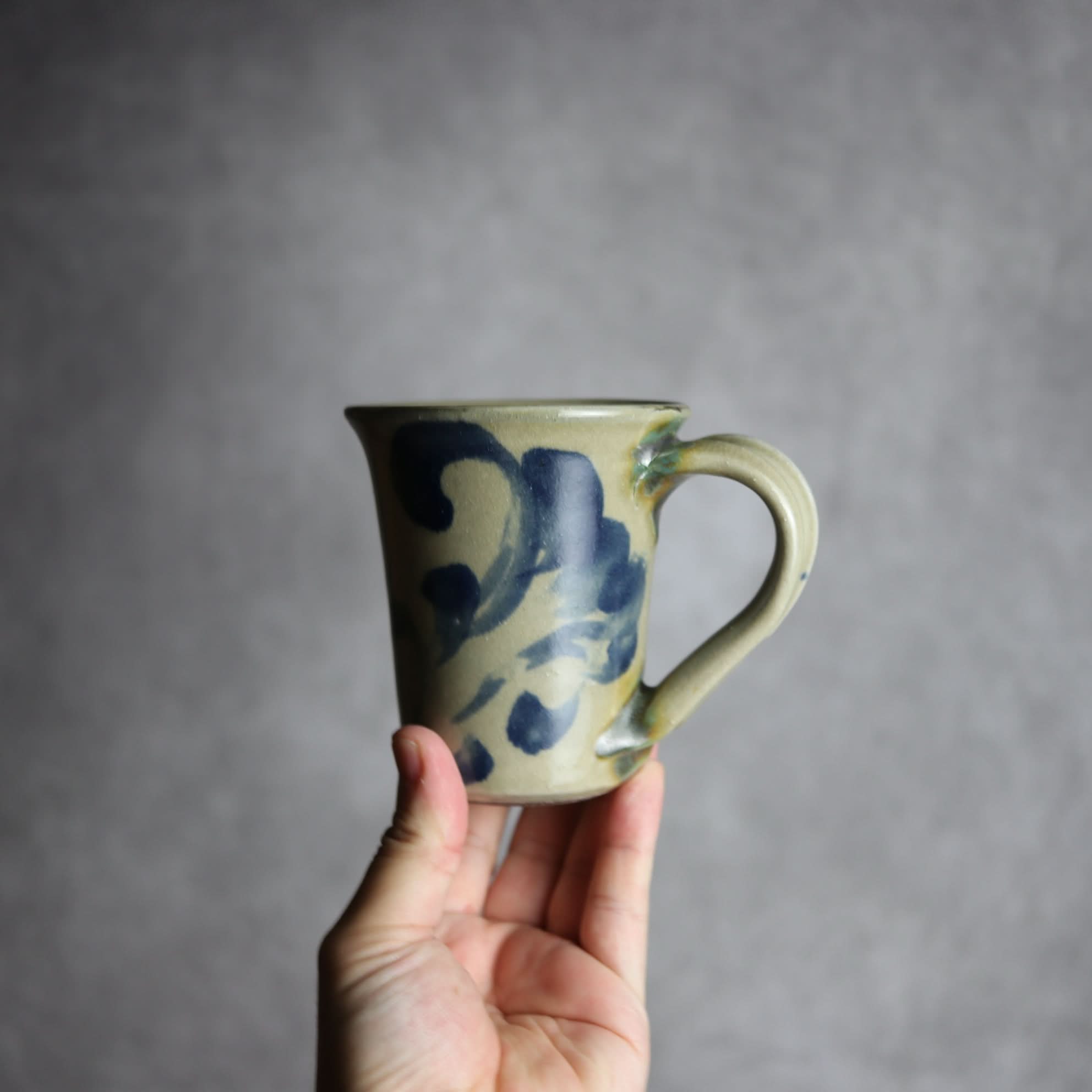 マグカップ1 呉須釉 唐草 やちむん 陶器 北窯 松田米司工房 やちむん 陶器.