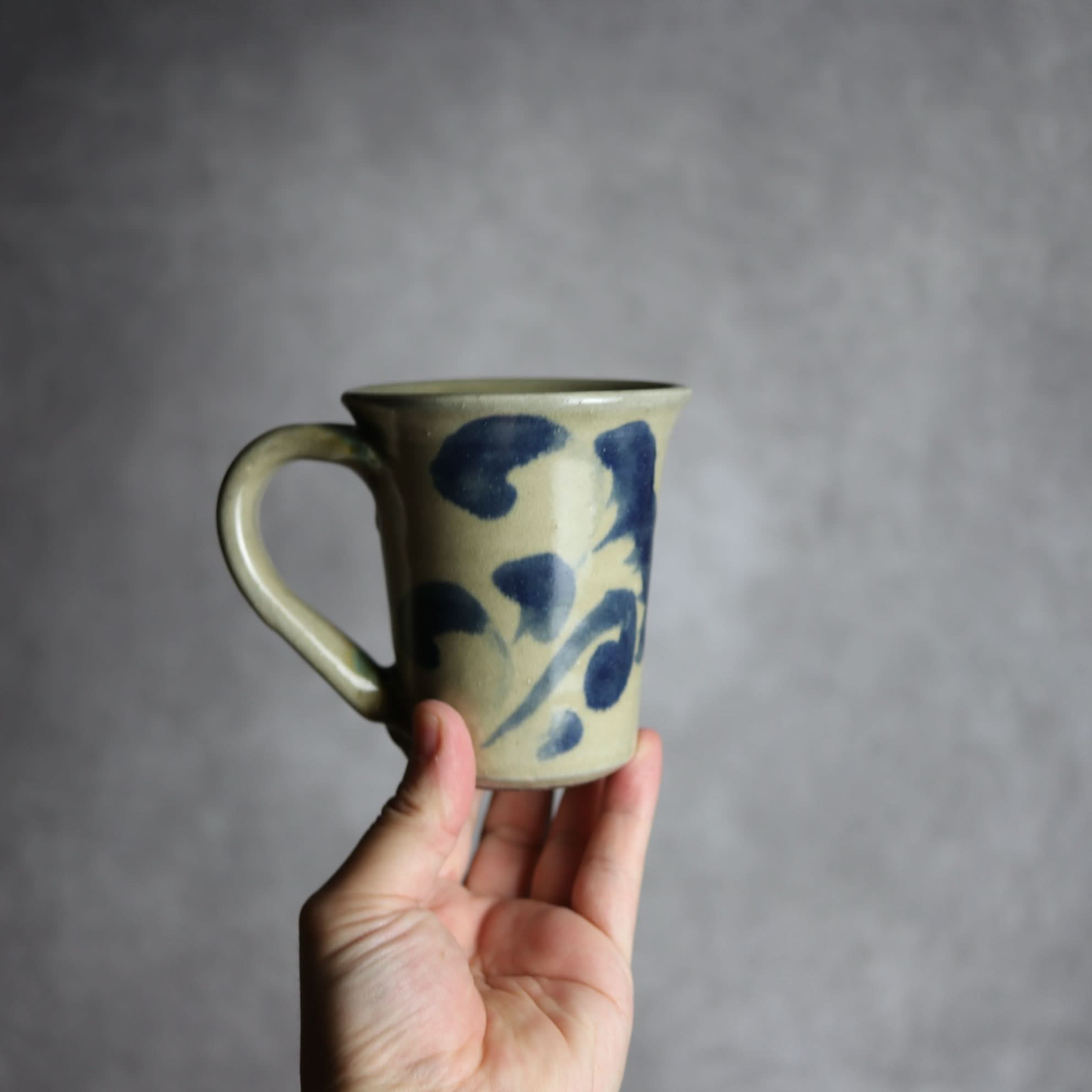 マグカップ1 呉須釉 唐草 やちむん 陶器 北窯 松田米司工房 やちむん 陶器.