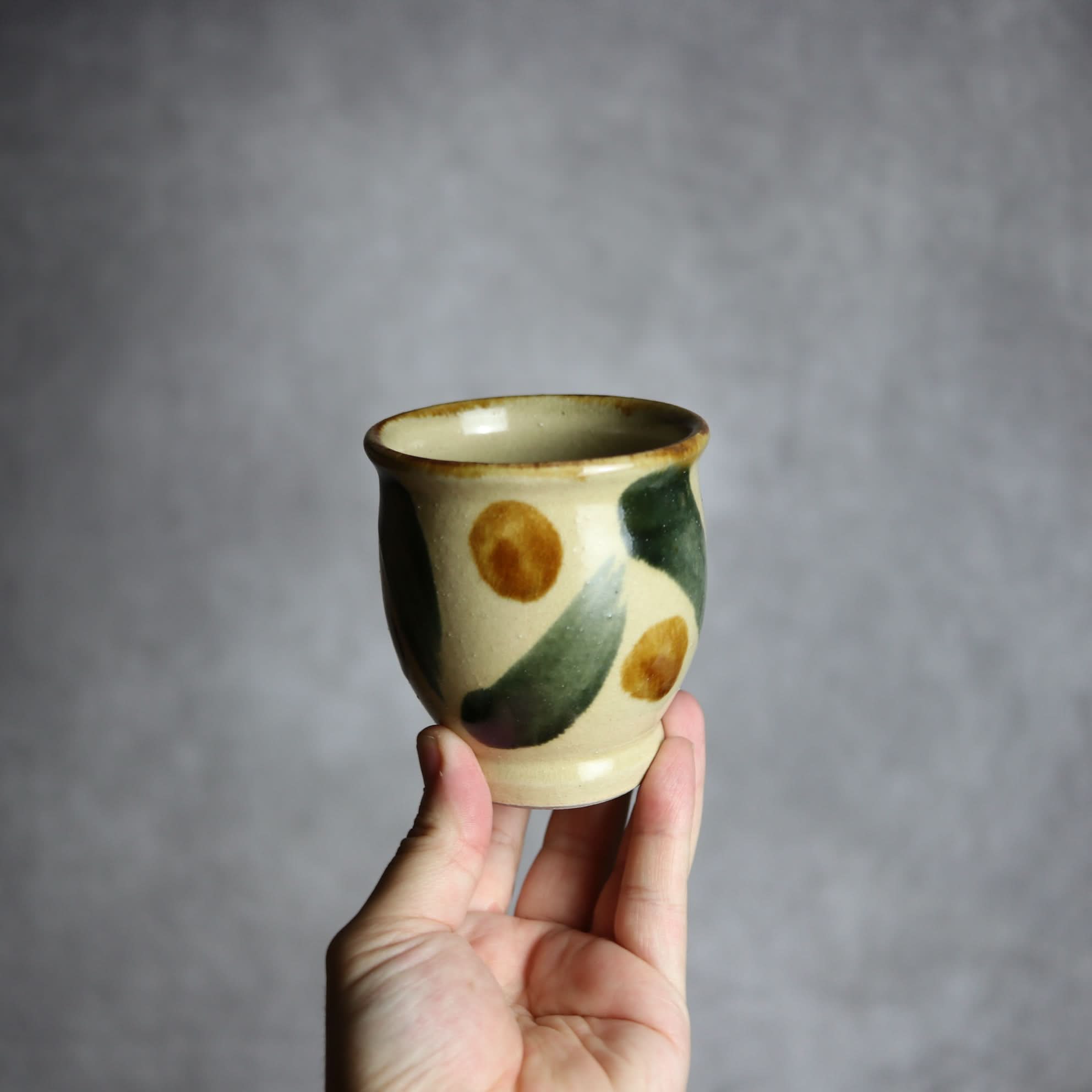 湯呑1 飴 呉須釉 点打 やちむん 陶器 北窯 松田米司工房 やちむん 陶器.