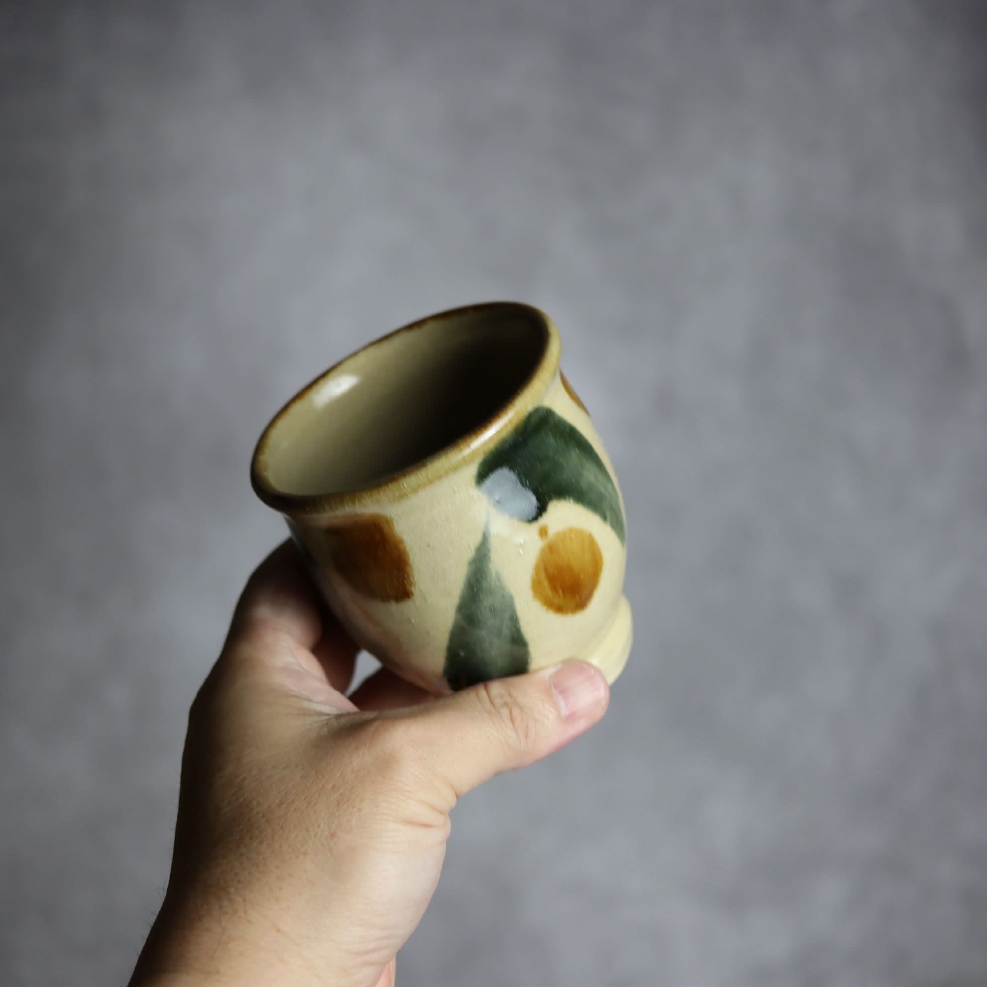 湯呑1 飴 呉須釉 点打 やちむん 陶器 北窯 松田米司工房 やちむん 陶器.
