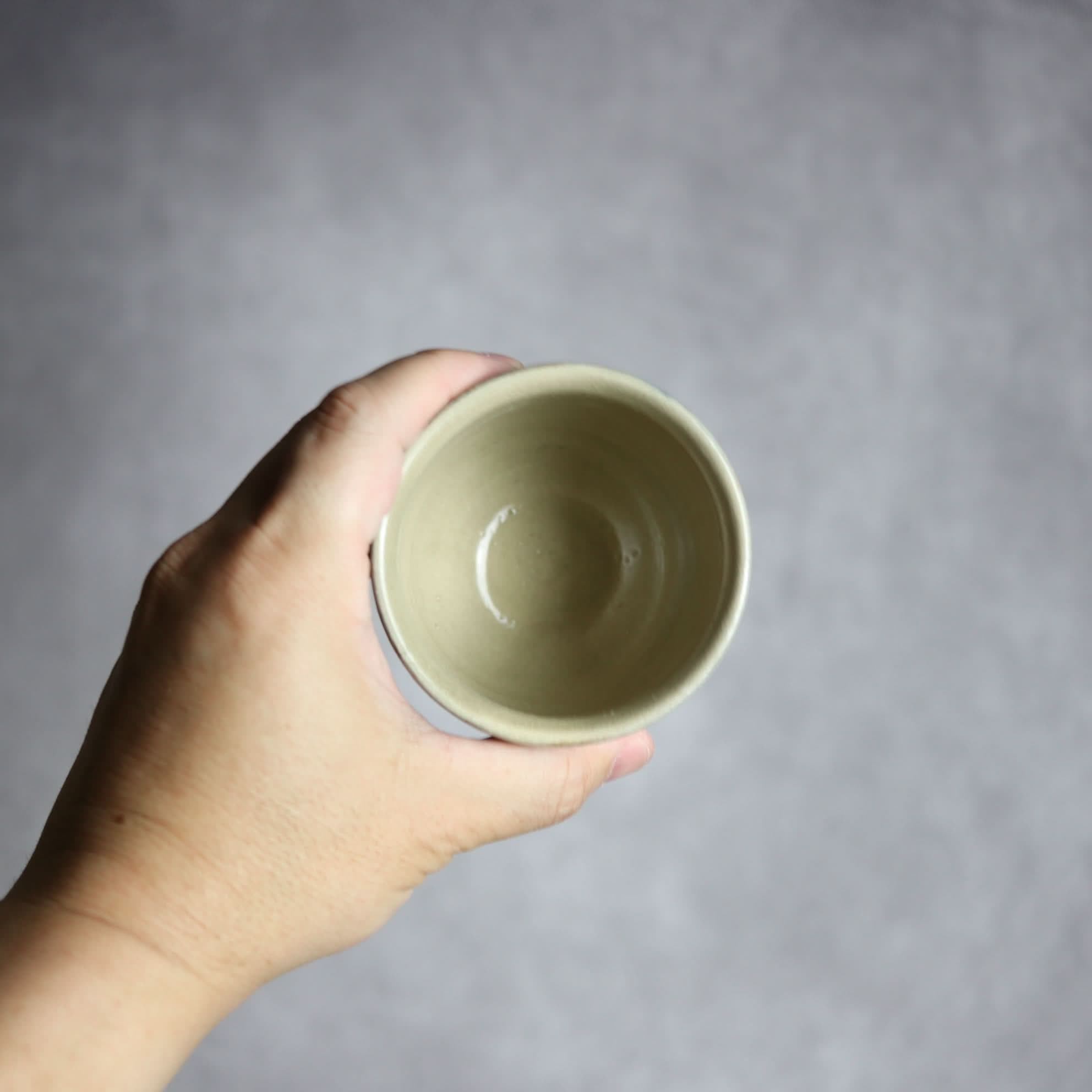 湯呑1 飴 呉須釉 菊唐草 やちむん 陶器 北窯 松田米司工房 やちむん 陶器.