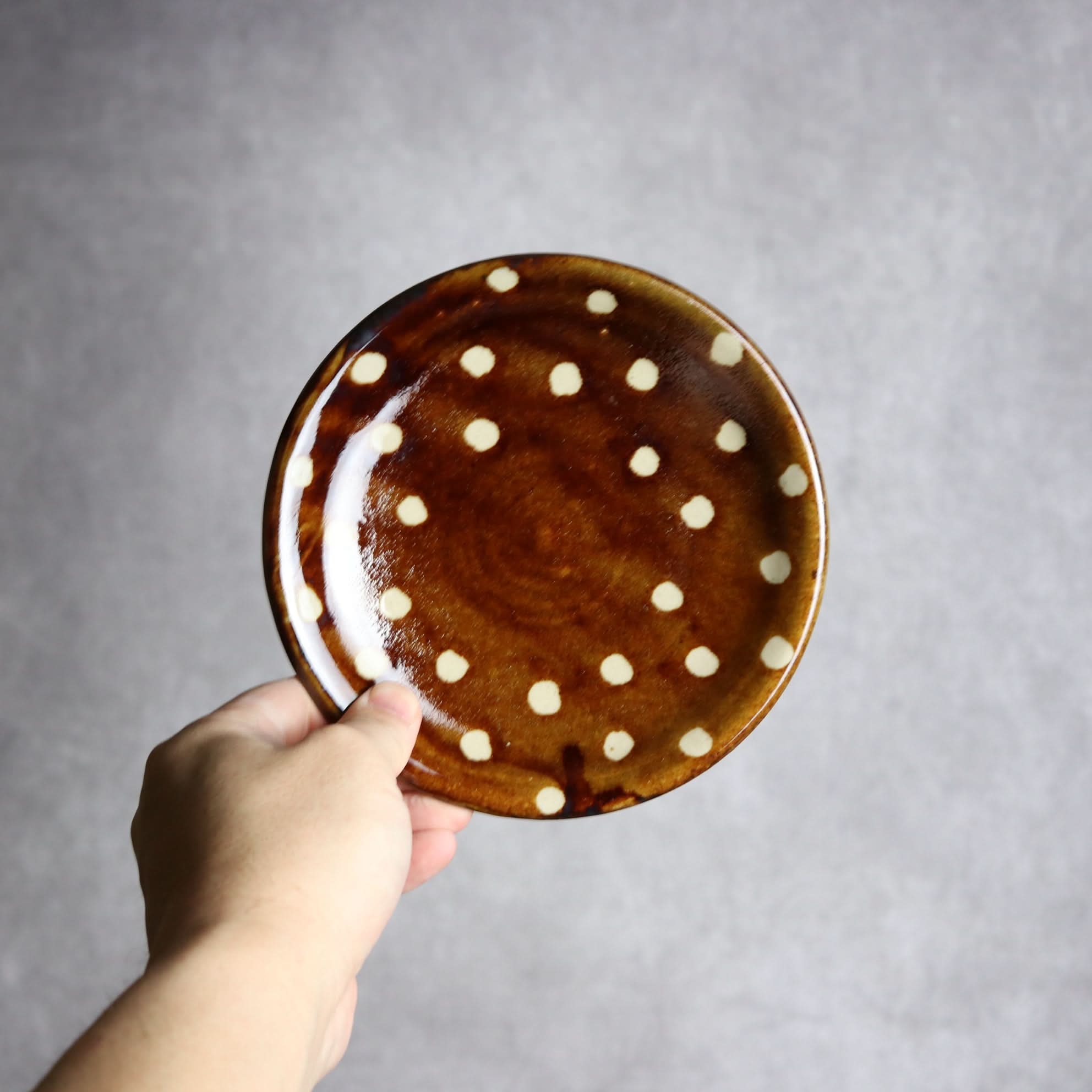 5寸皿 飴釉 蝋抜 点打 やちむん 陶器 真南風工房 やちむん 陶器.