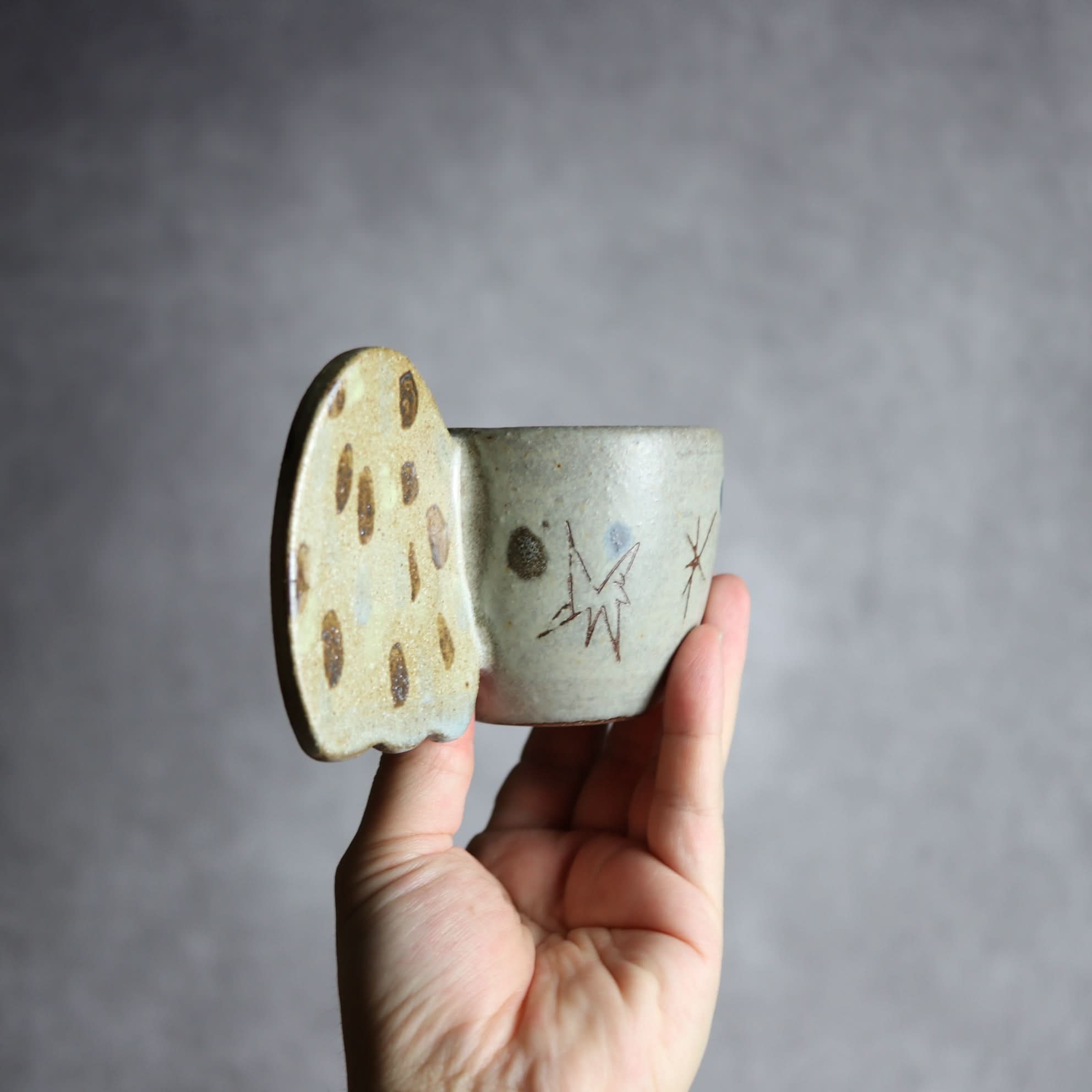 エゾフクロウカップ1 やちむん 陶器 土の種 やちむん 陶器.