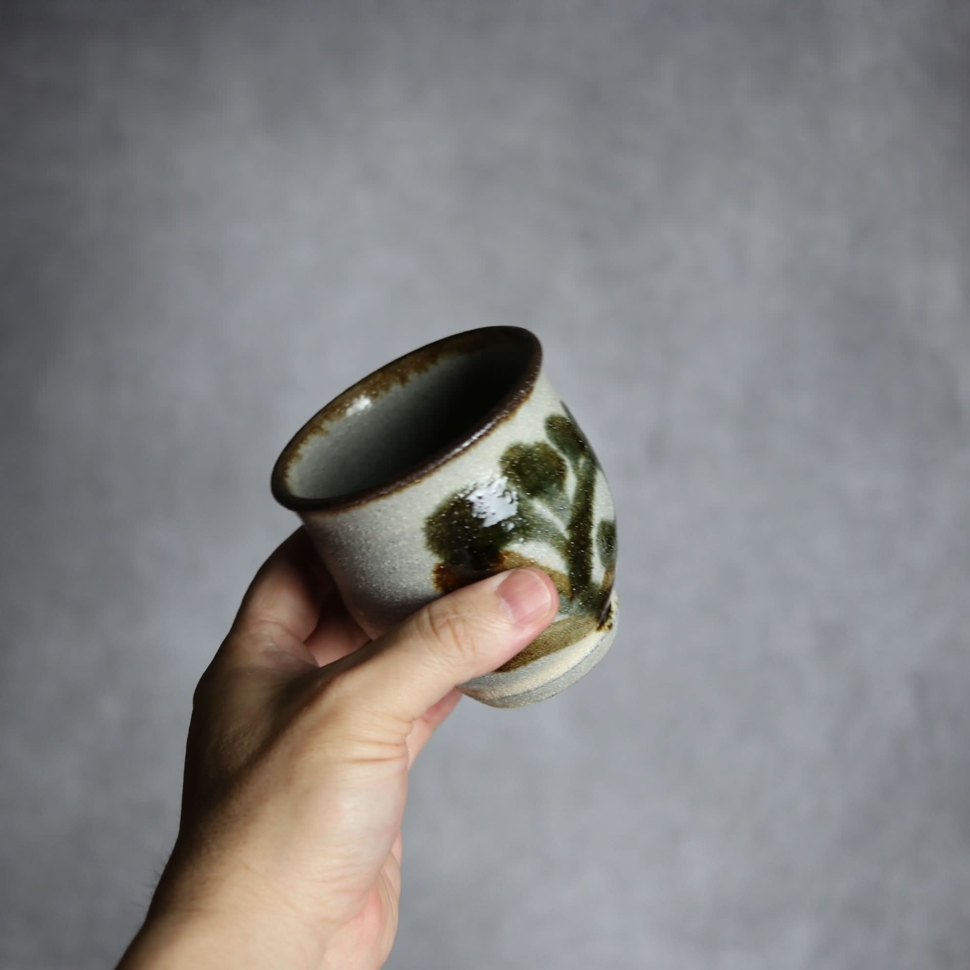 湯呑4 飴 呉須釉 唐草 やちむん 陶器 栄一工房 やちむん 陶器.