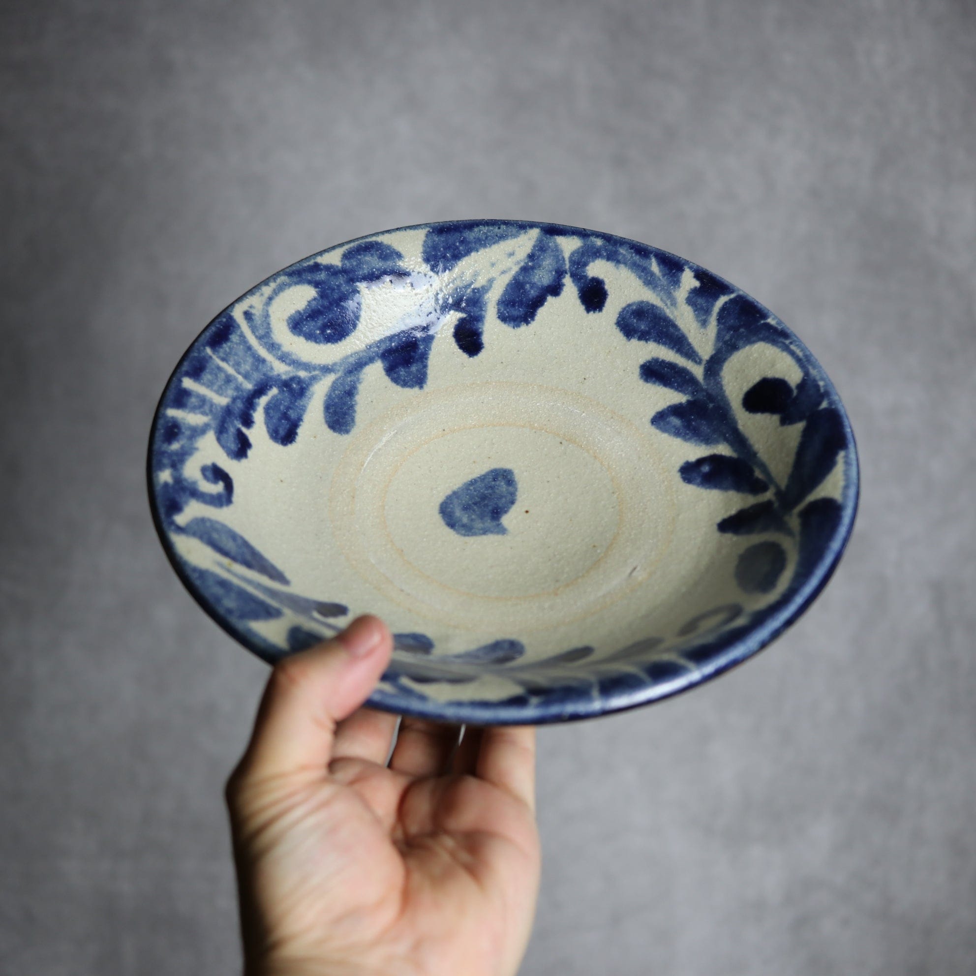 7寸皿1 呉須釉 唐草 やちむん 陶器 栄一工房 やちむん 陶器.