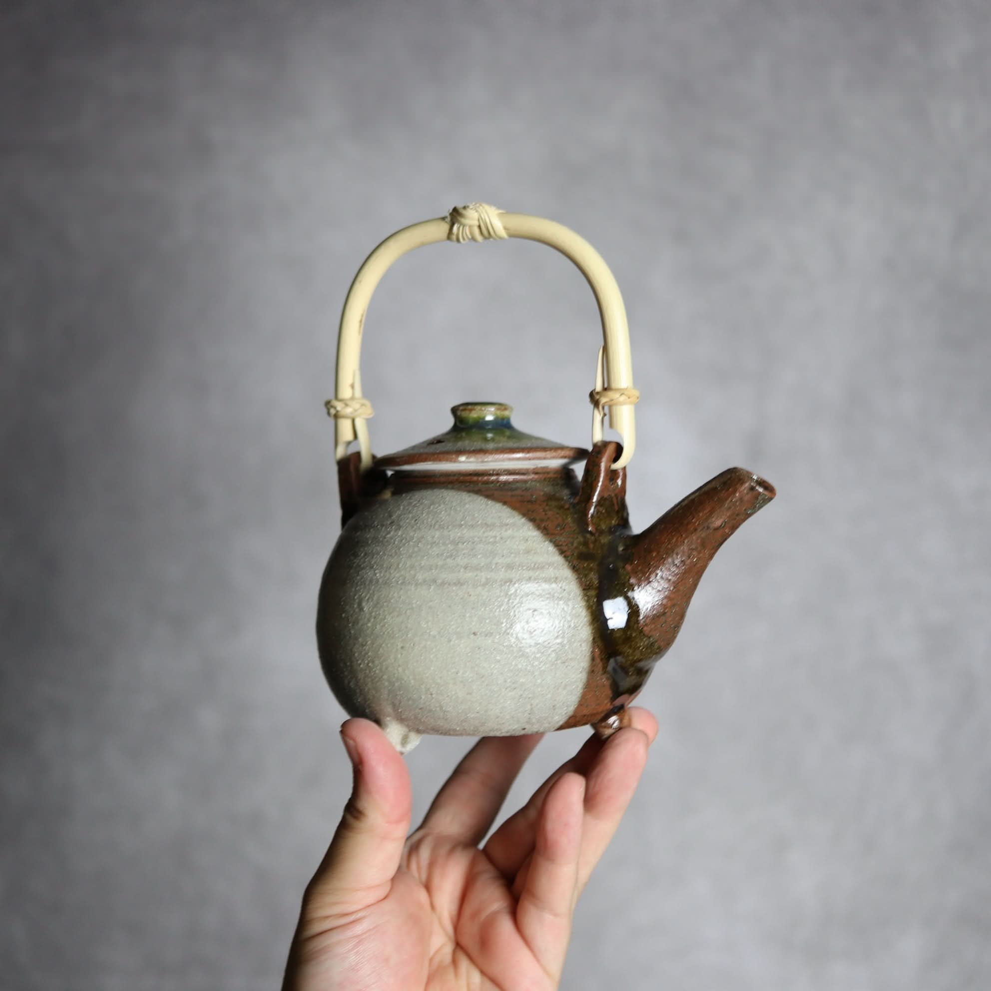 土瓶1 白 緑釉 やちむん 陶器 栄一工房 やちむん 陶器.