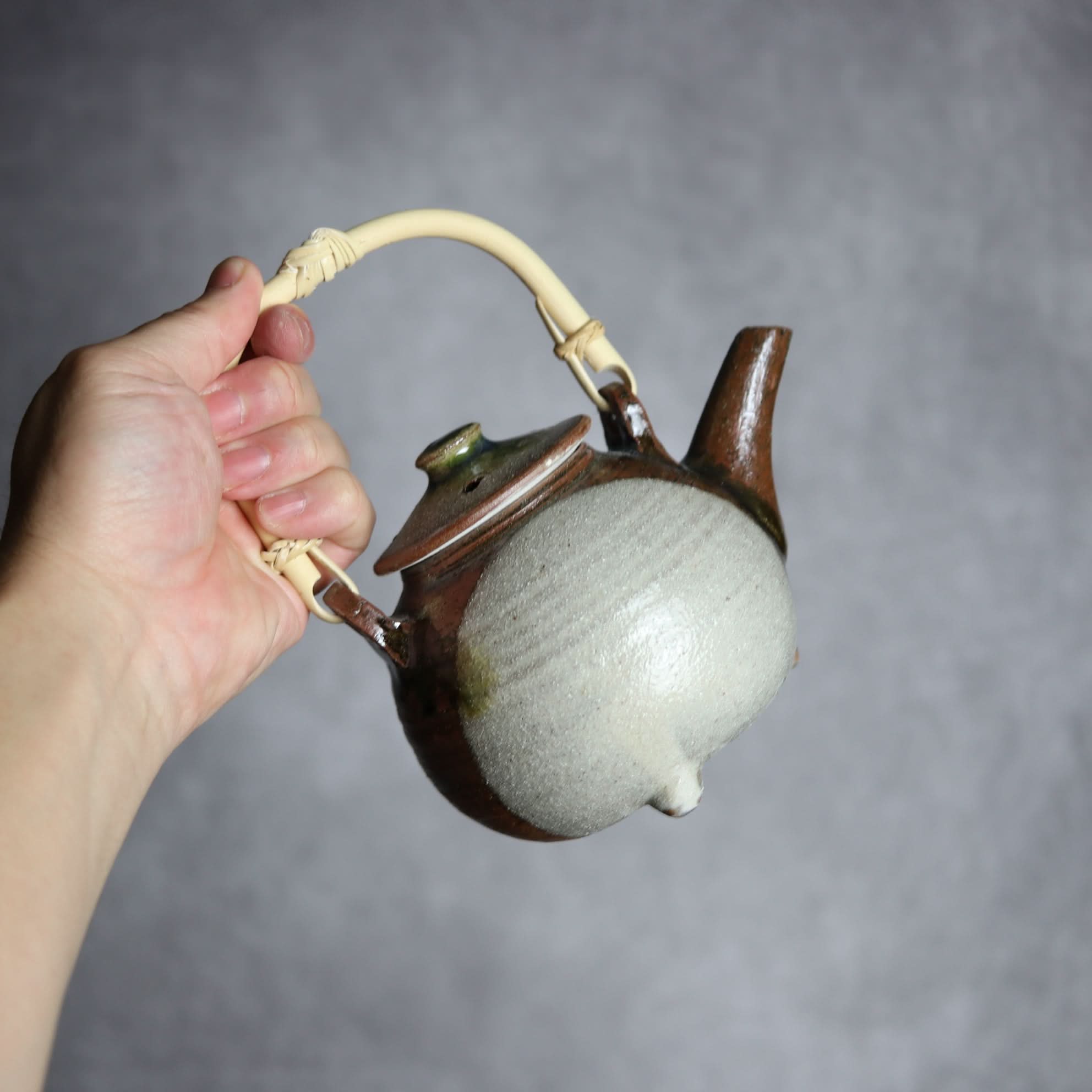 土瓶1 白 緑釉 やちむん 陶器 栄一工房 やちむん 陶器.