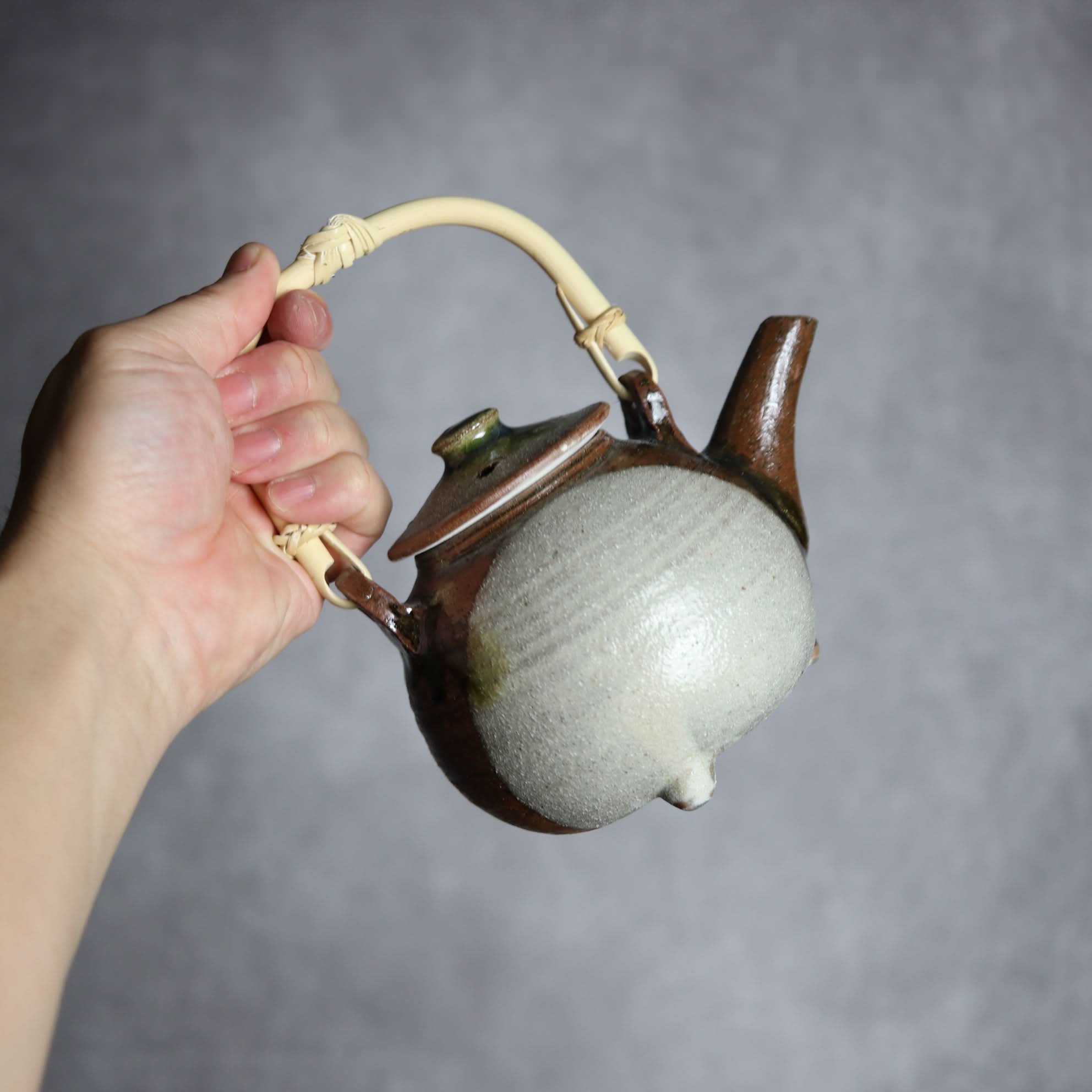 土瓶1 白 緑釉 やちむん 陶器 栄一工房 やちむん 陶器.